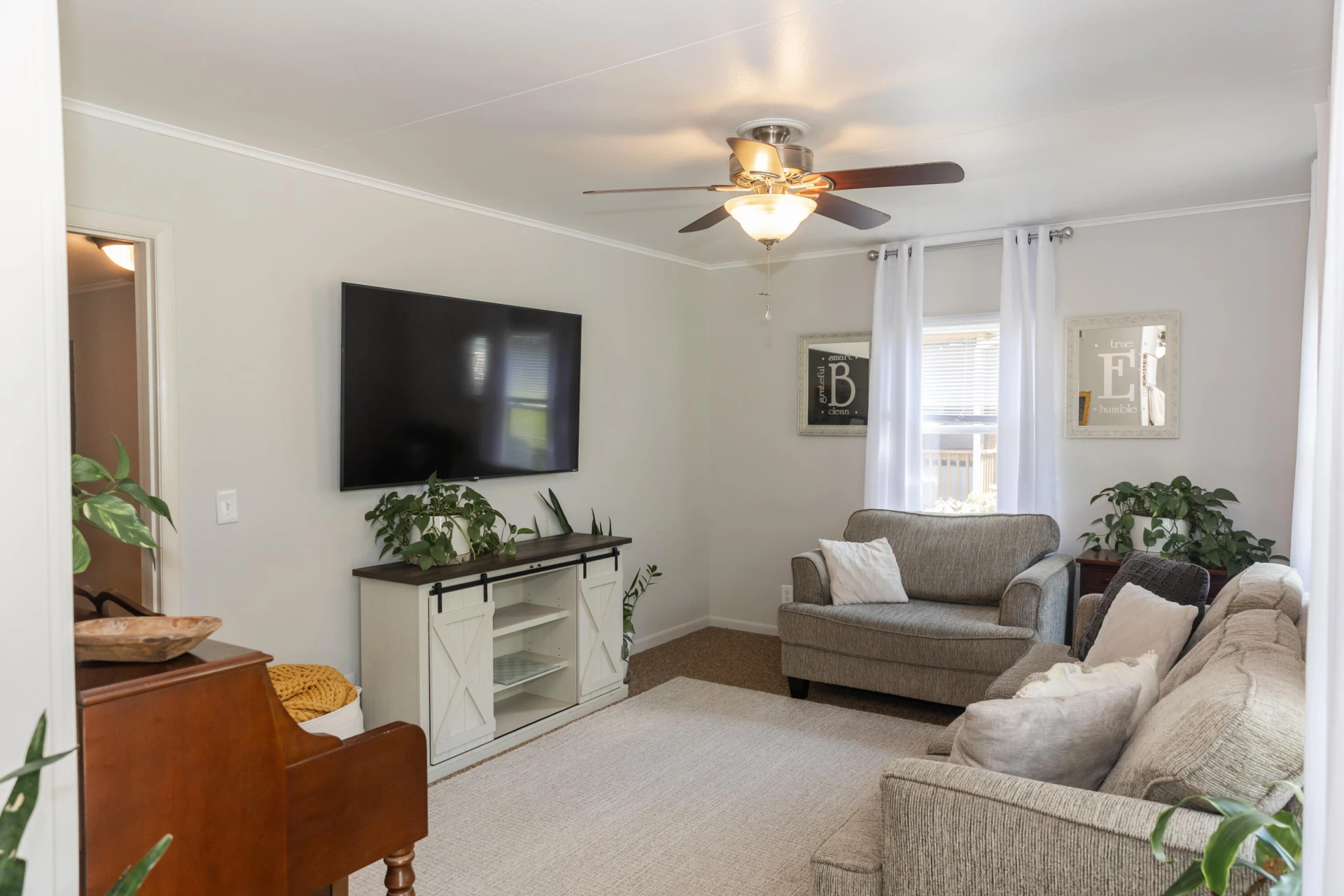 153 E 38th St - Photo 6