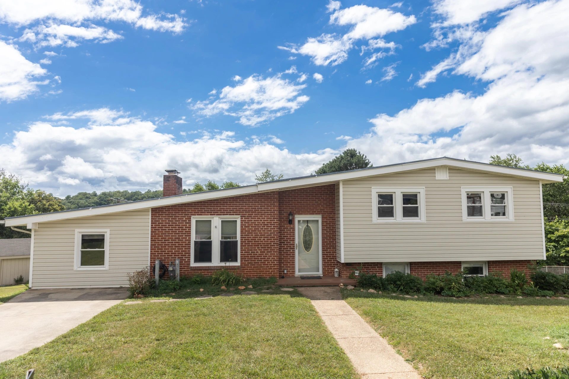 119 LINDEN Cir
