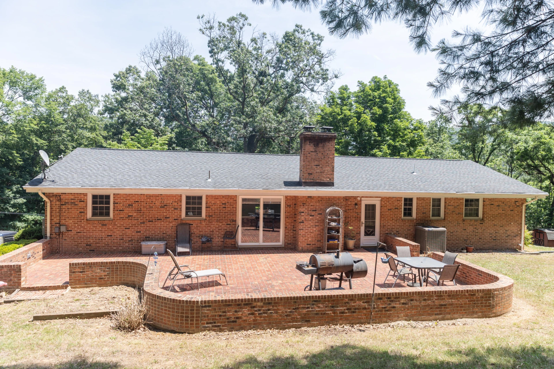 1333 Smiley Ln - Photo 3