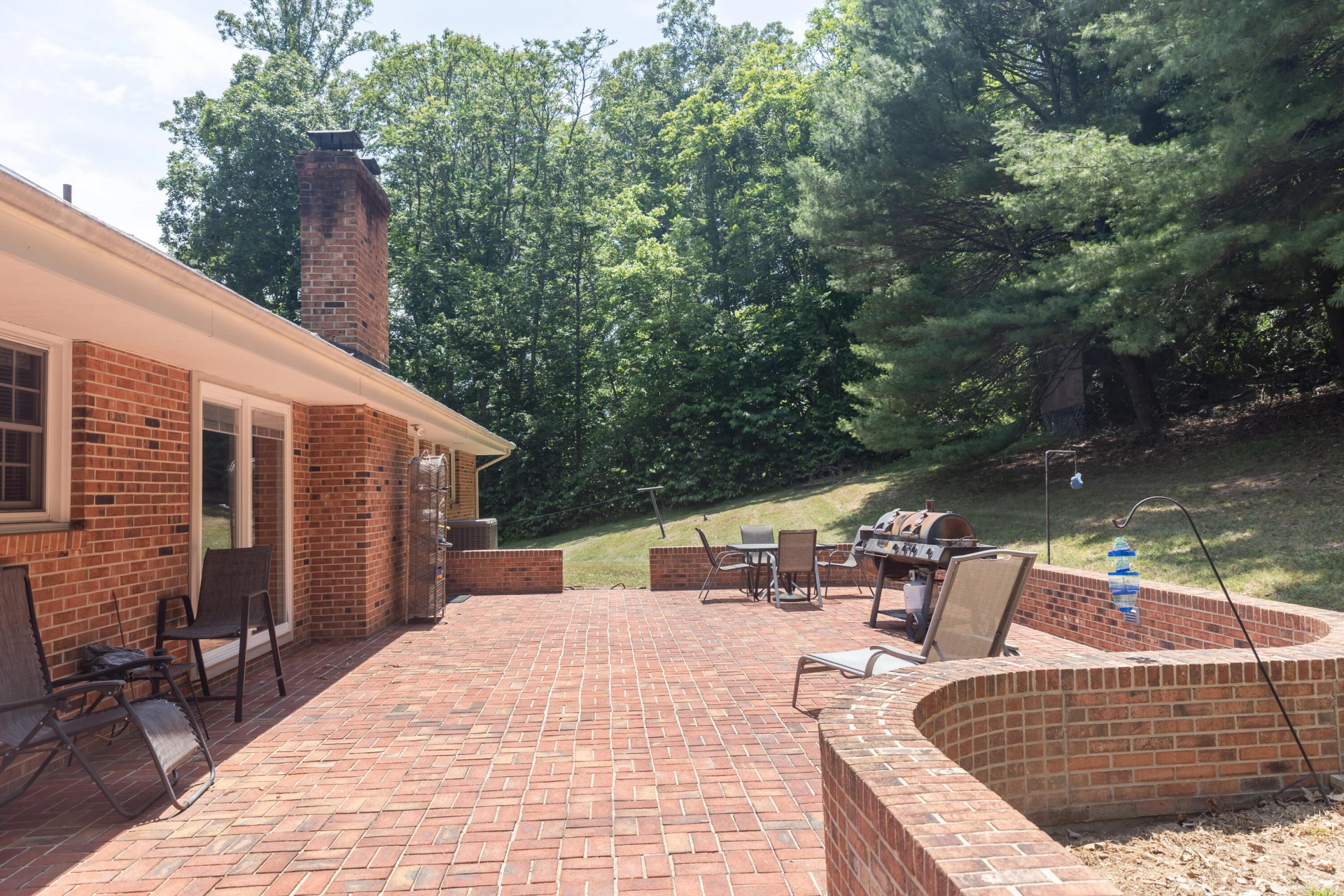 1333 Smiley Ln - Photo 4