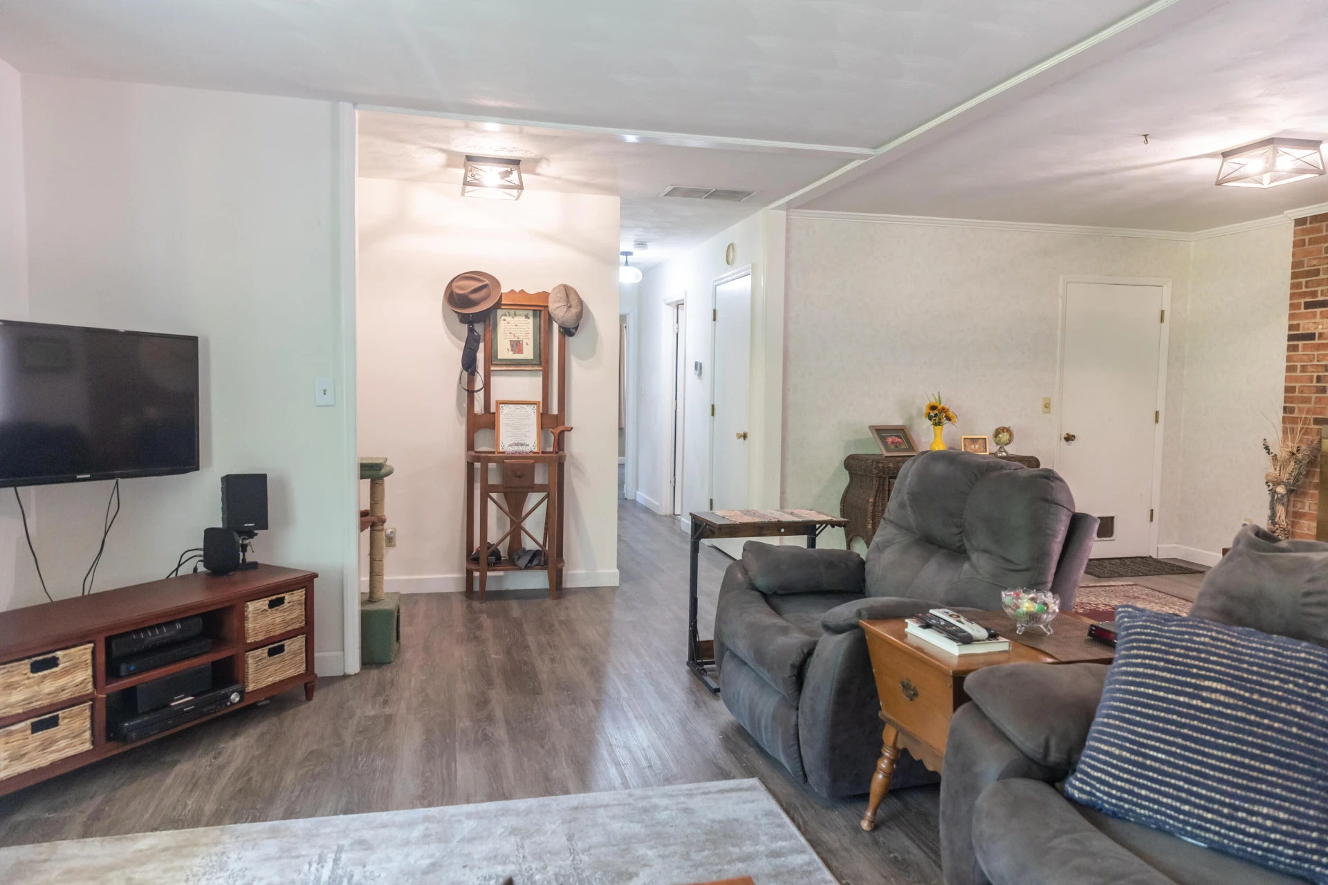 1333 Smiley Ln - Photo 9