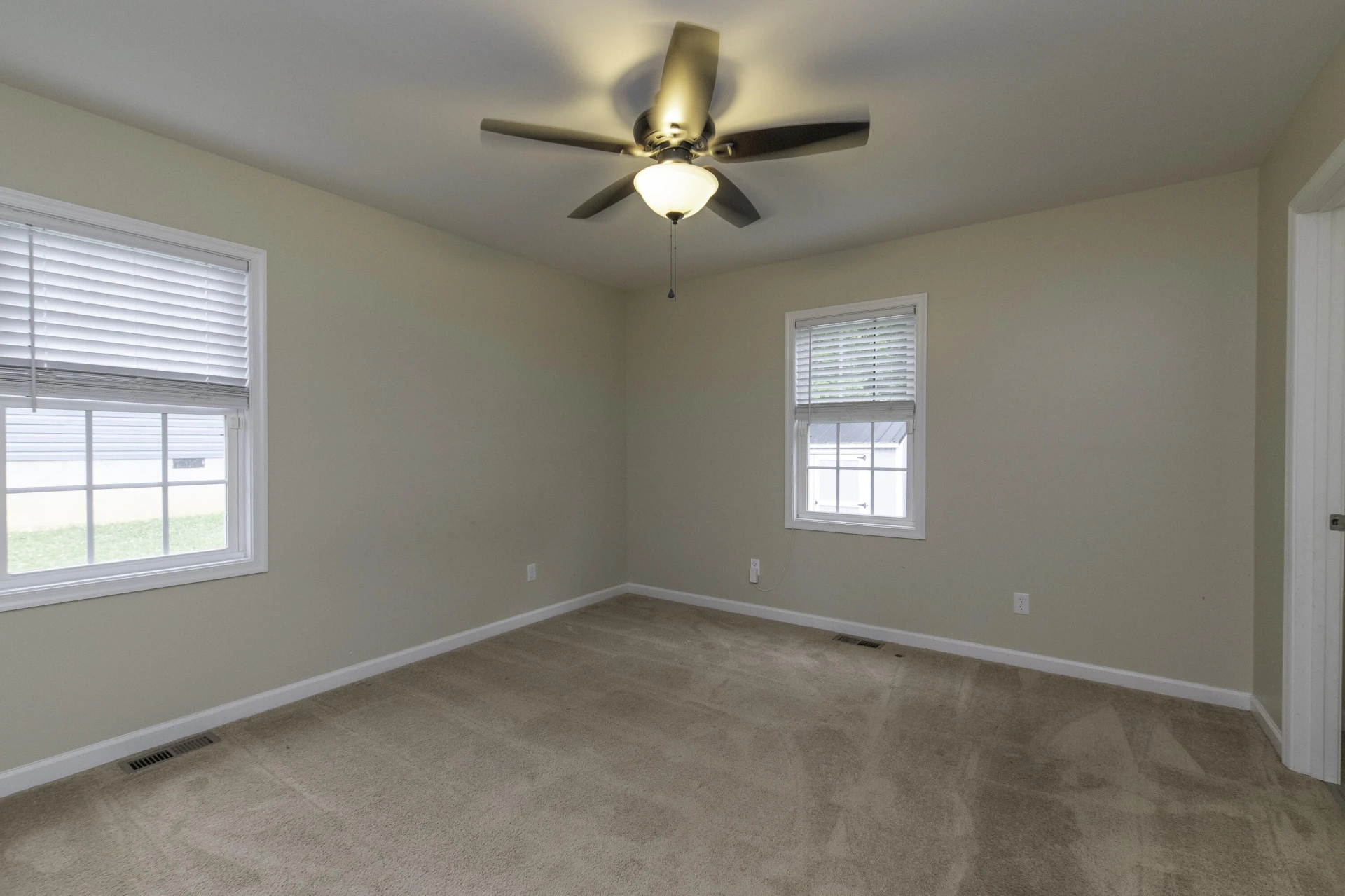 258 E 39th St - Photo 16