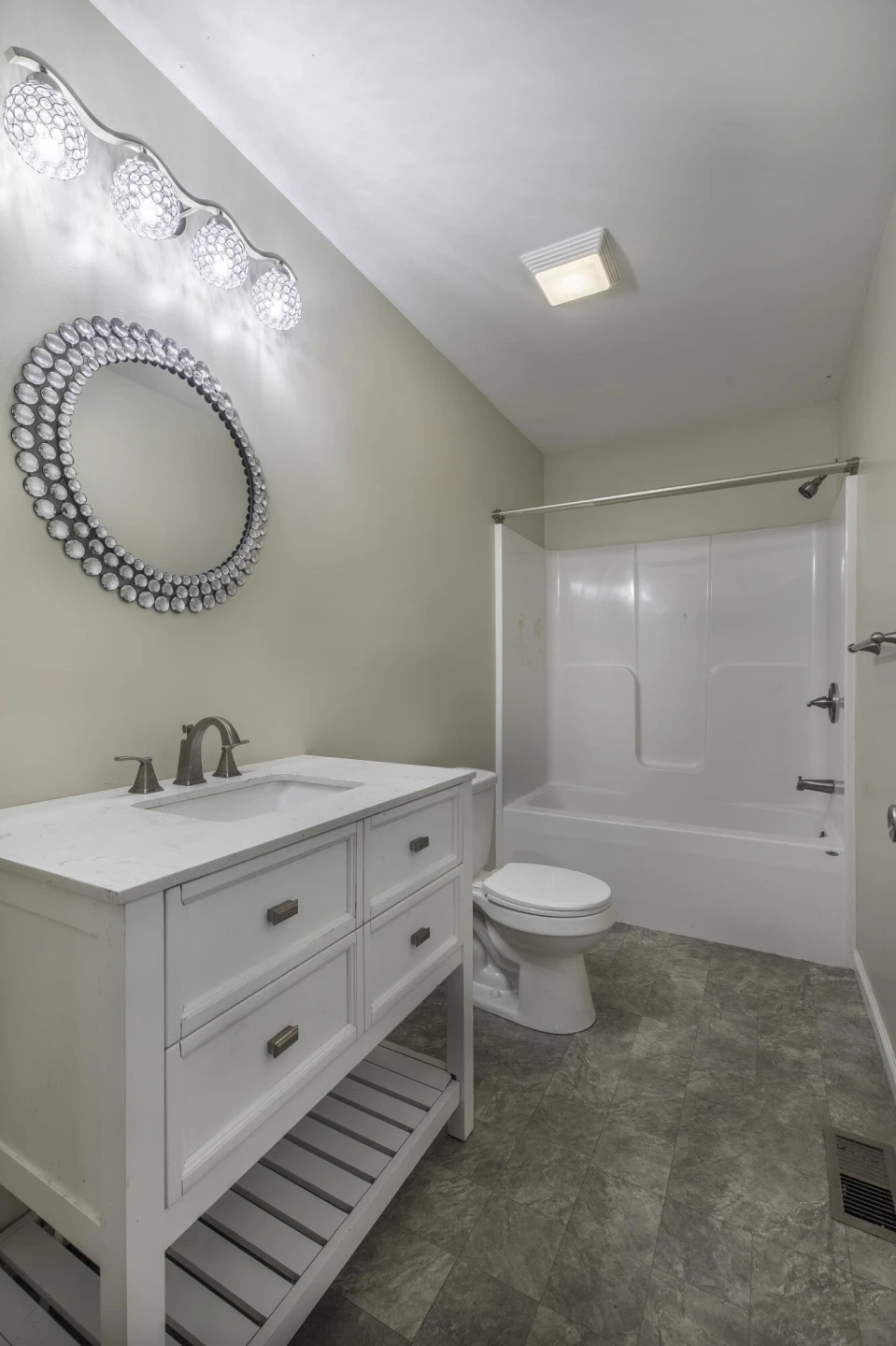 258 E 39th St - Photo 18