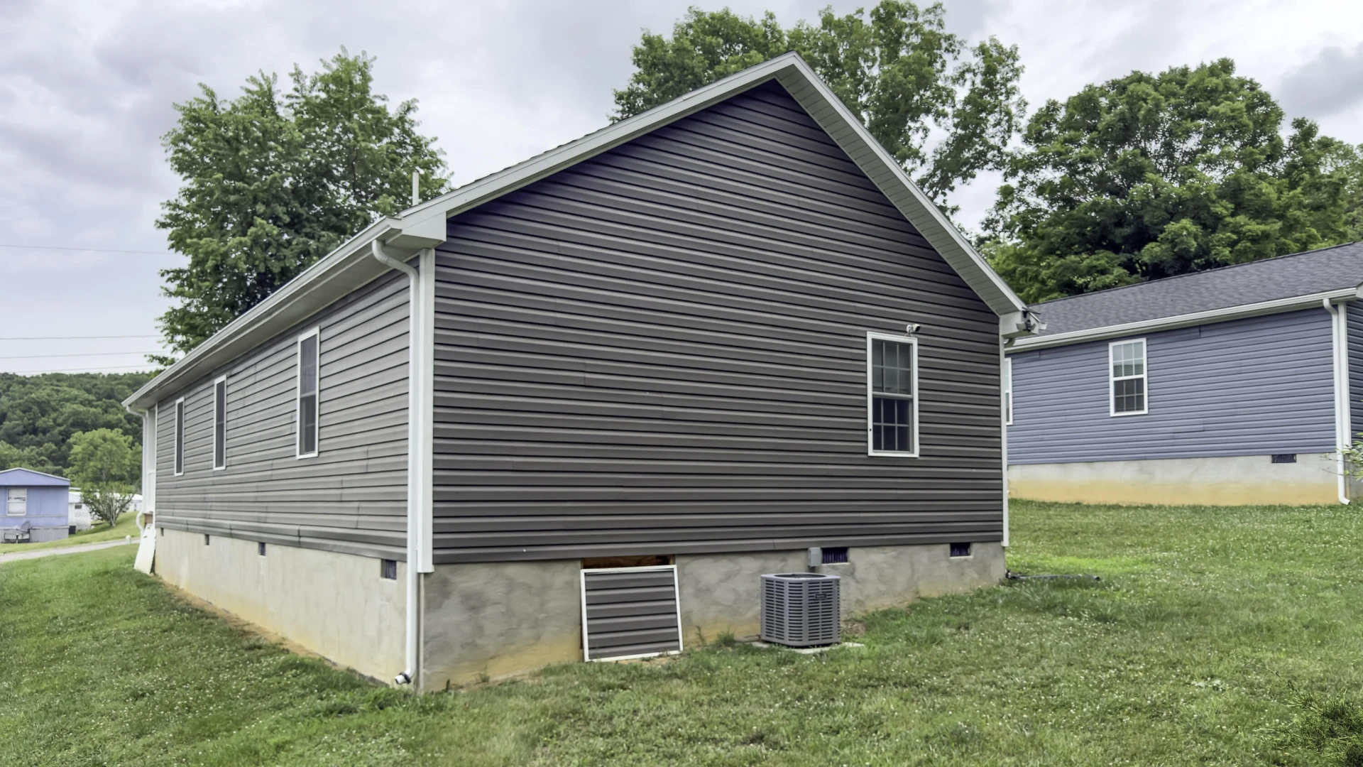 258 E 39th St - Photo 5