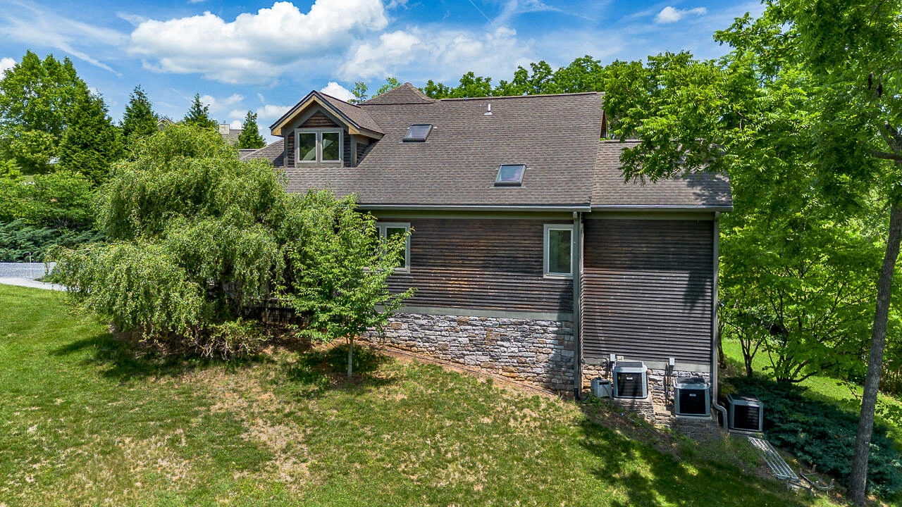 215 E Ridge Dr - Photo 46