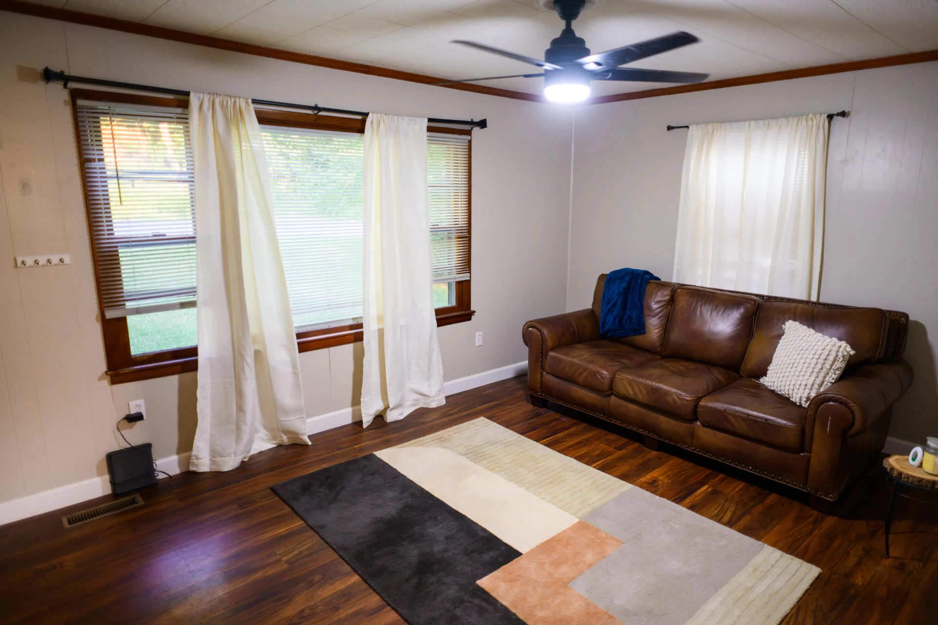 1677 Hawthorne Ave - Photo 11