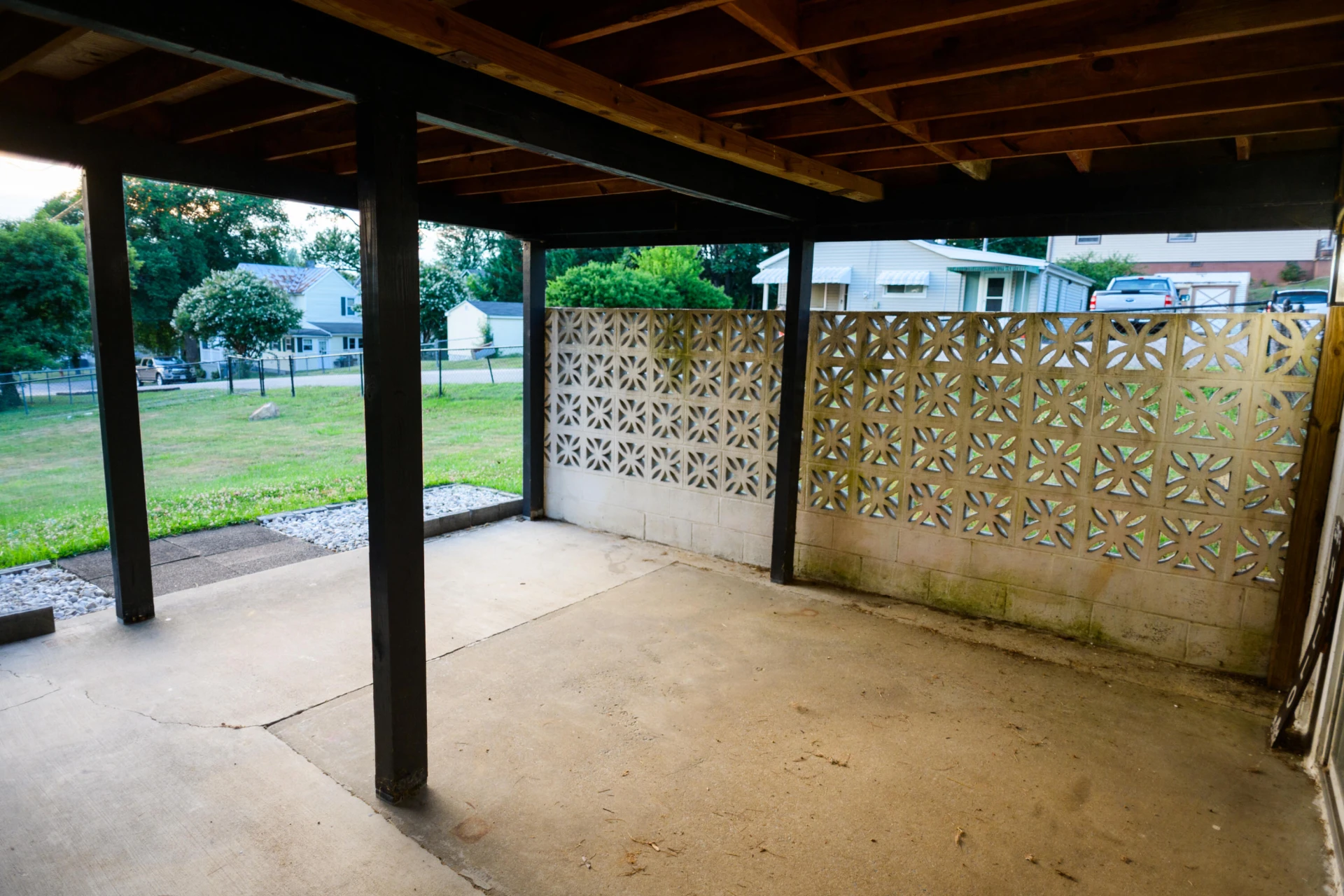 1677 Hawthorne Ave - Photo 33