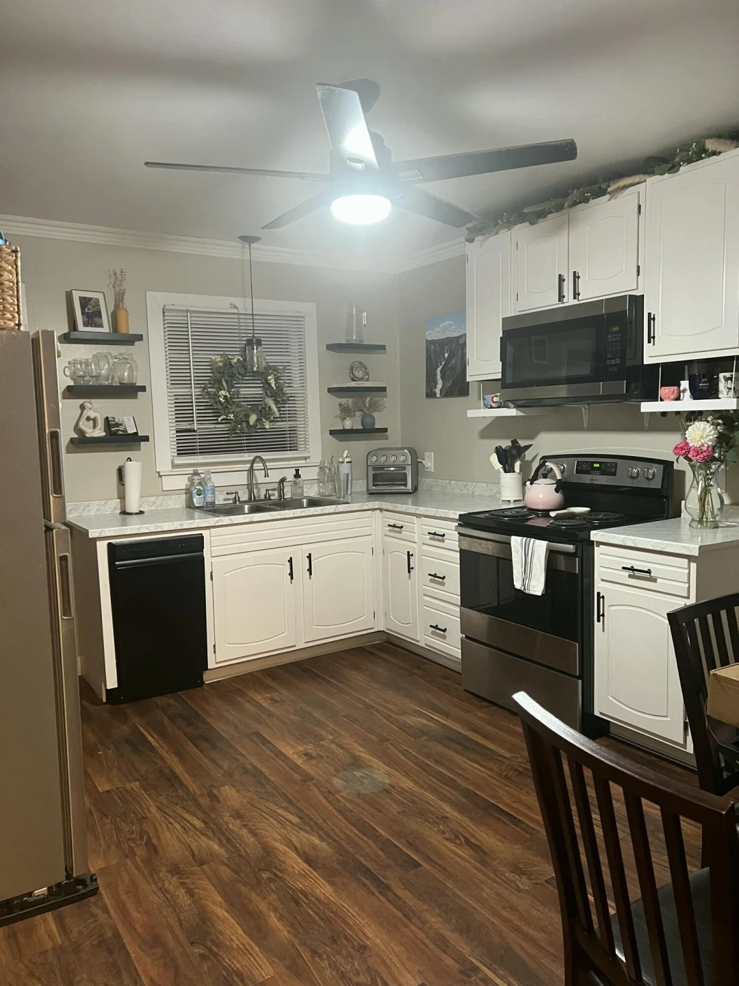 1677 Hawthorne Ave - Photo 5