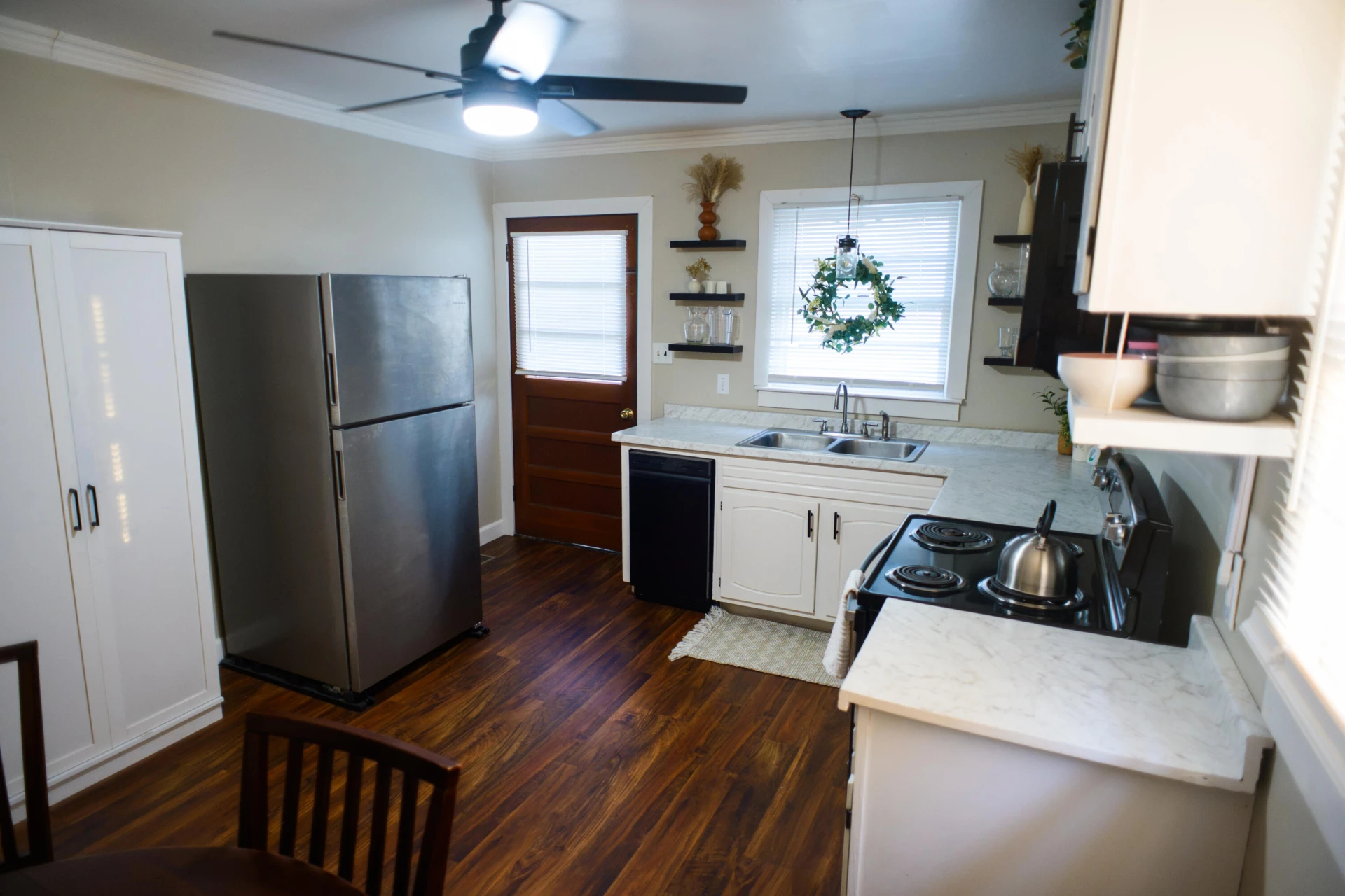 1677 Hawthorne Ave - Photo 6