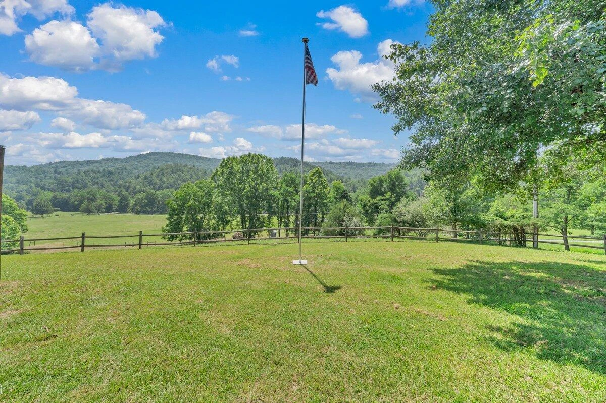 2112 Cove Creek Rd - Photo 4