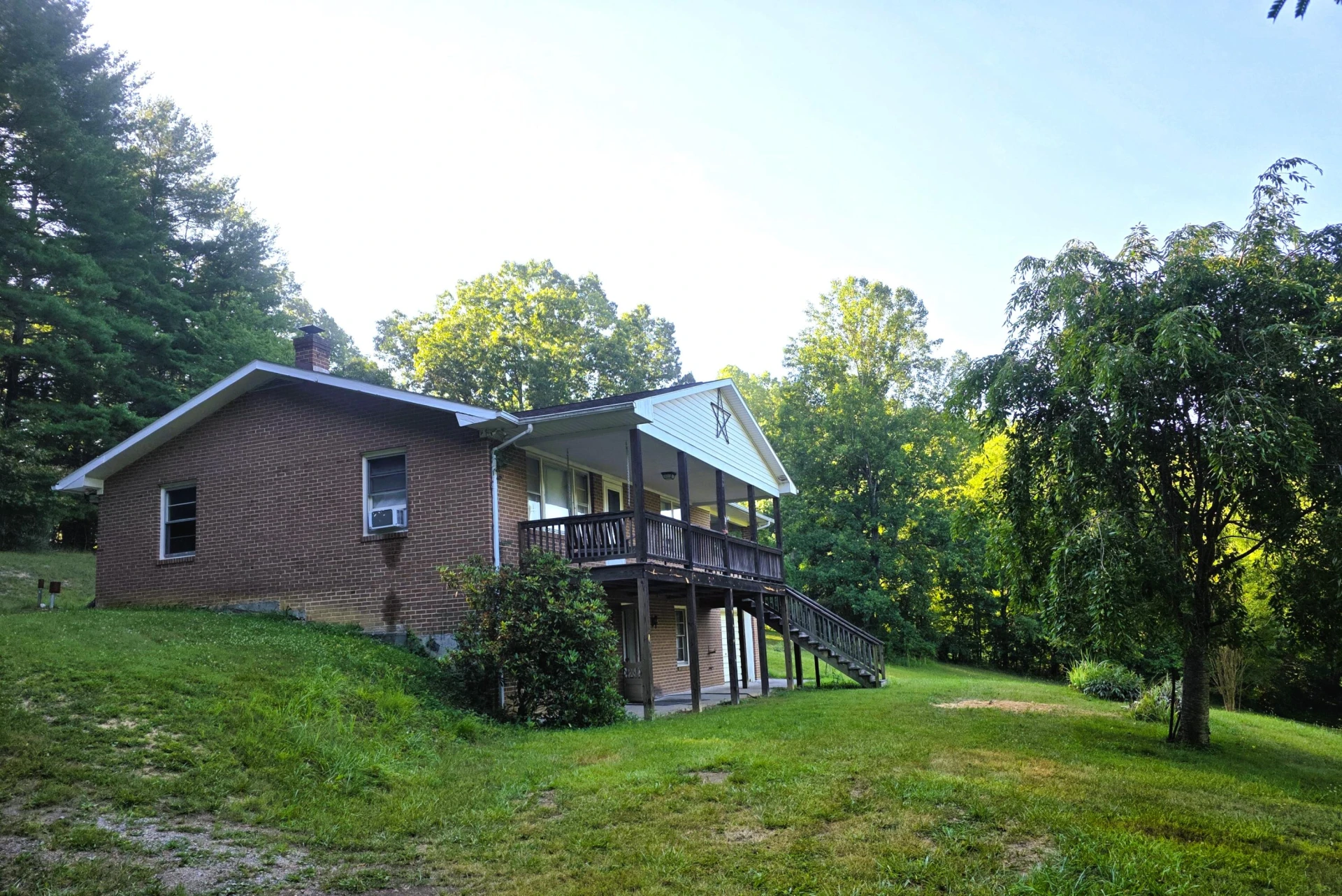 1752 W Midland Trl
