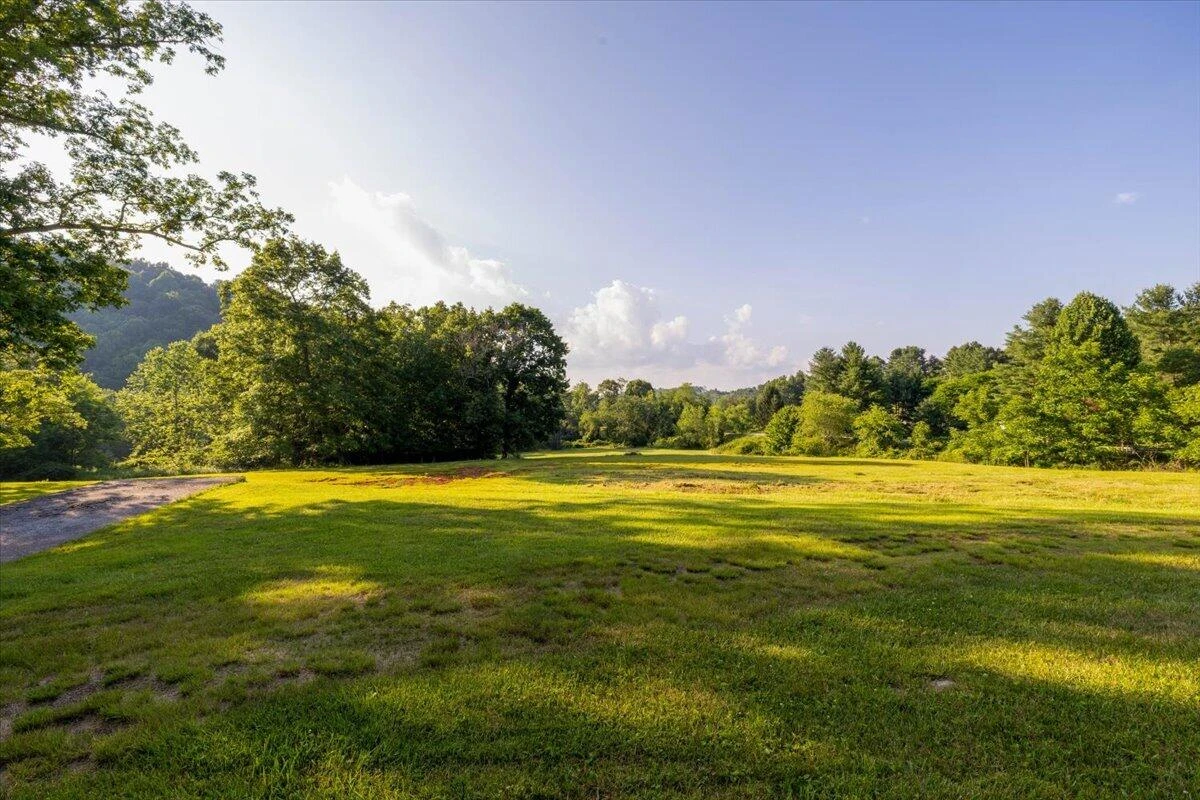 2492 Stable Rd - Photo 13