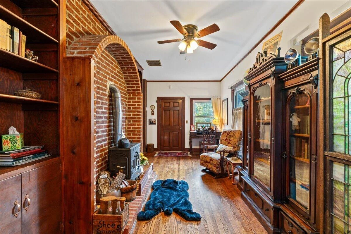 2492 Stable Rd - Photo 25