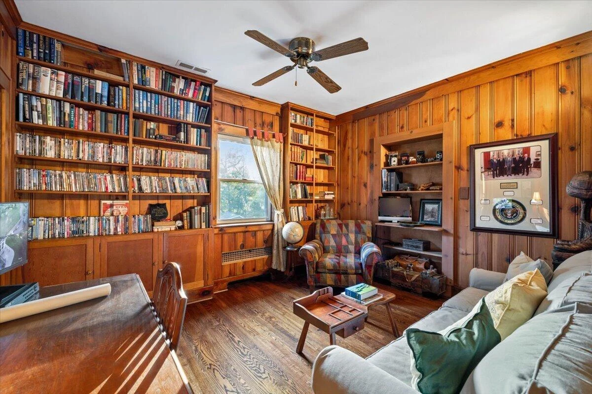 2492 Stable Rd - Photo 37
