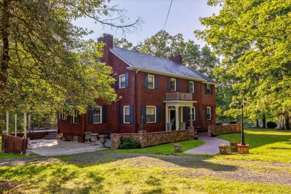 2492 Stable Rd - Photo 42