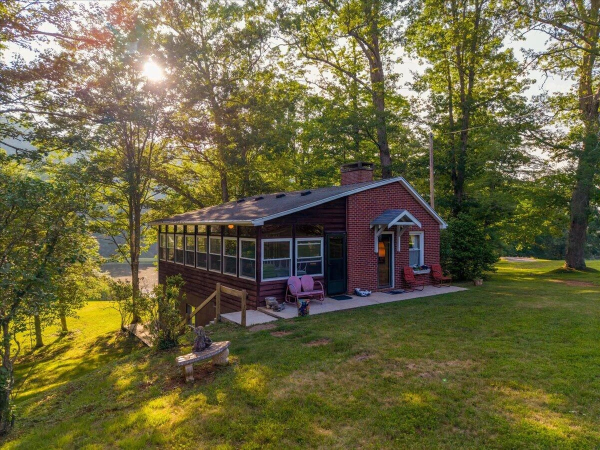 2492 Stable Rd - Photo 49