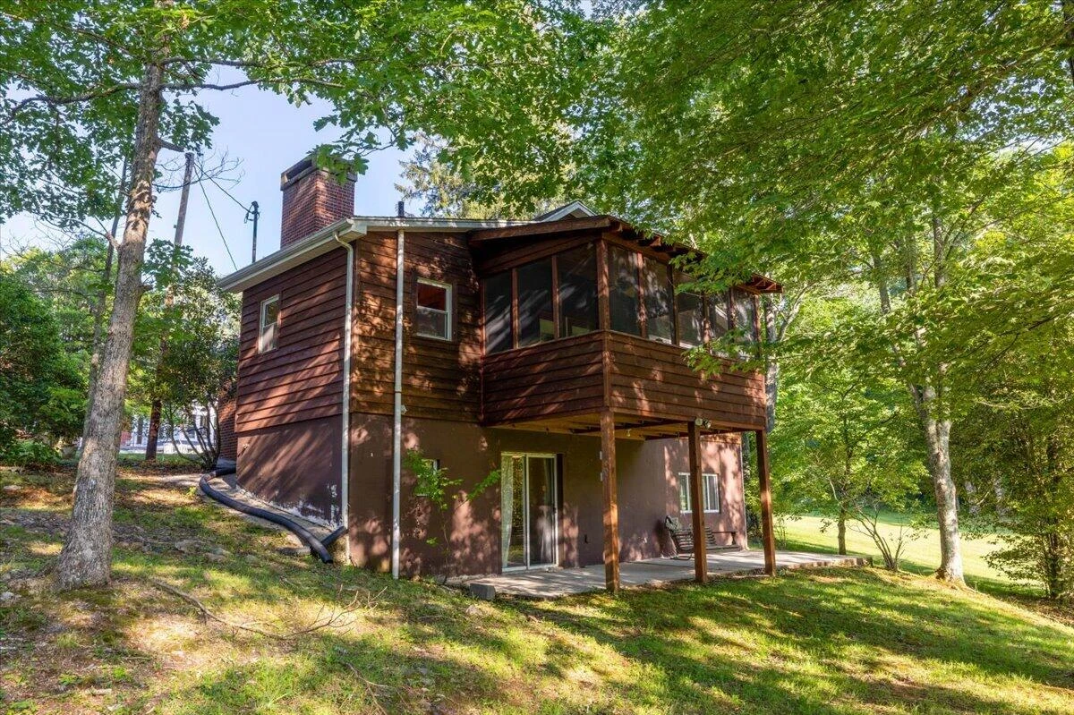 2492 Stable Rd - Photo 51
