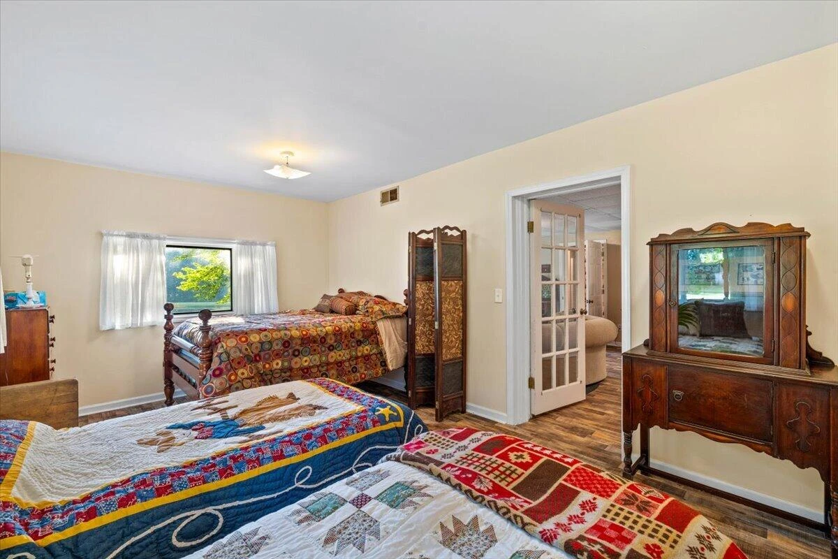 2492 Stable Rd - Photo 58