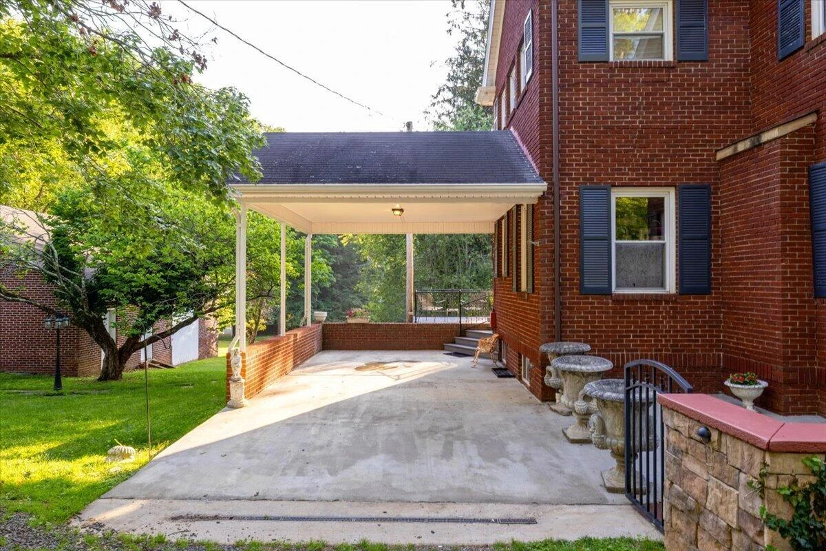 2492 Stable Rd - Photo 64