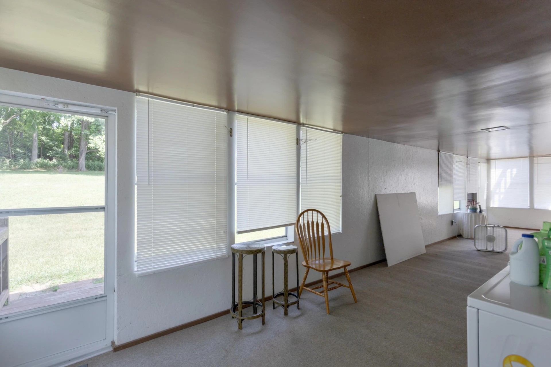 1521 Mountain View Rd - Photo 2