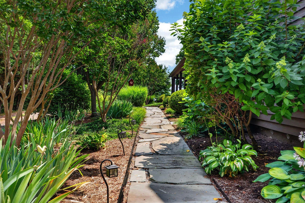 150 FAIRFIELD ESTATES Dr - Photo 11
