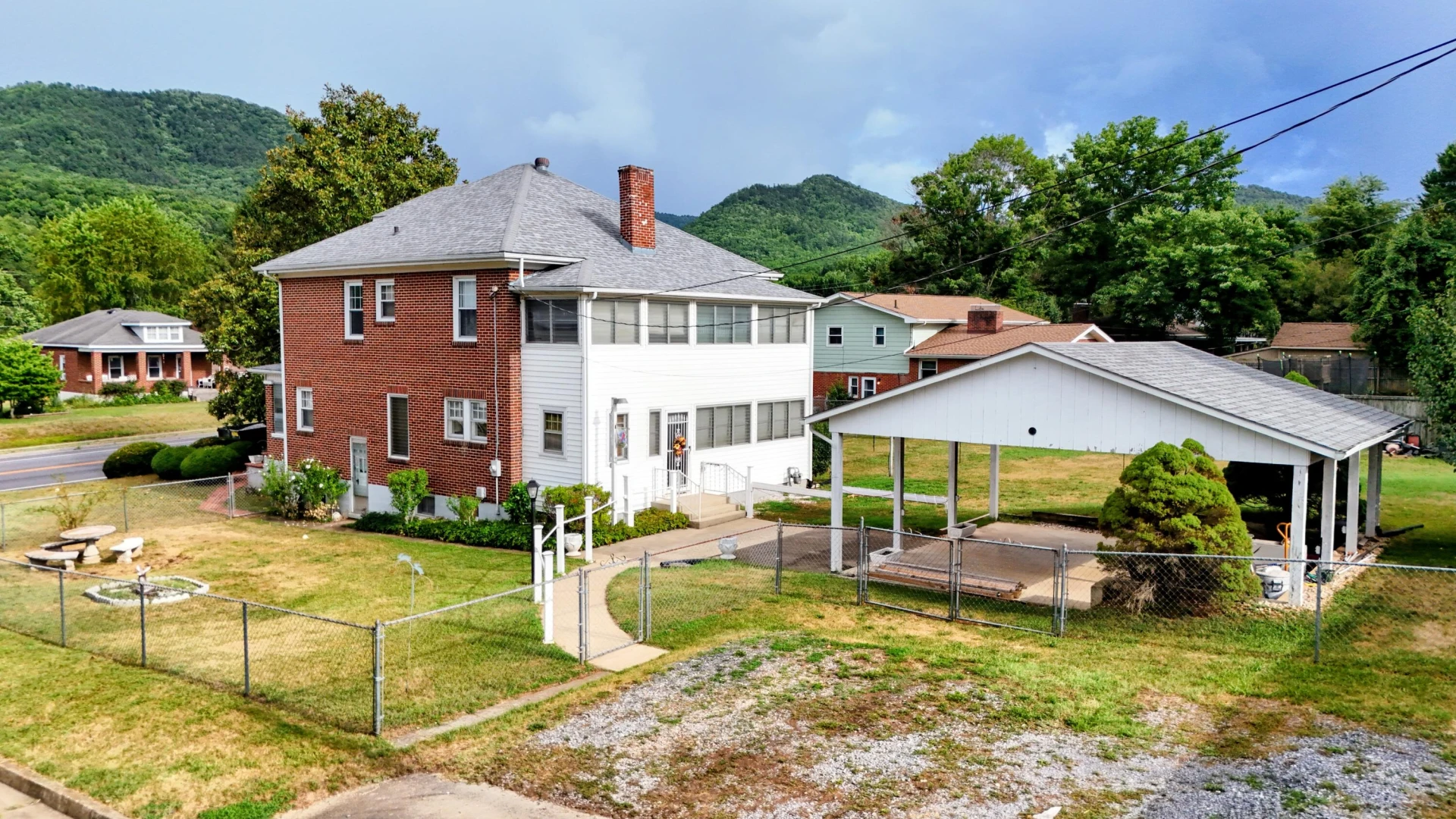 471 MAGNOLIA Ave - Photo 2