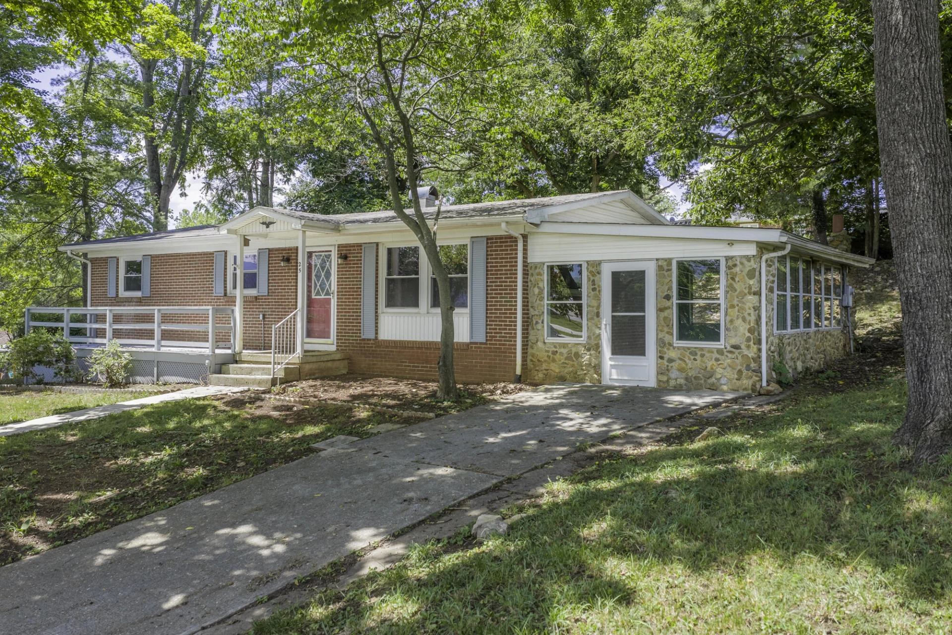 25 Pathfinder Dr - Photo 2