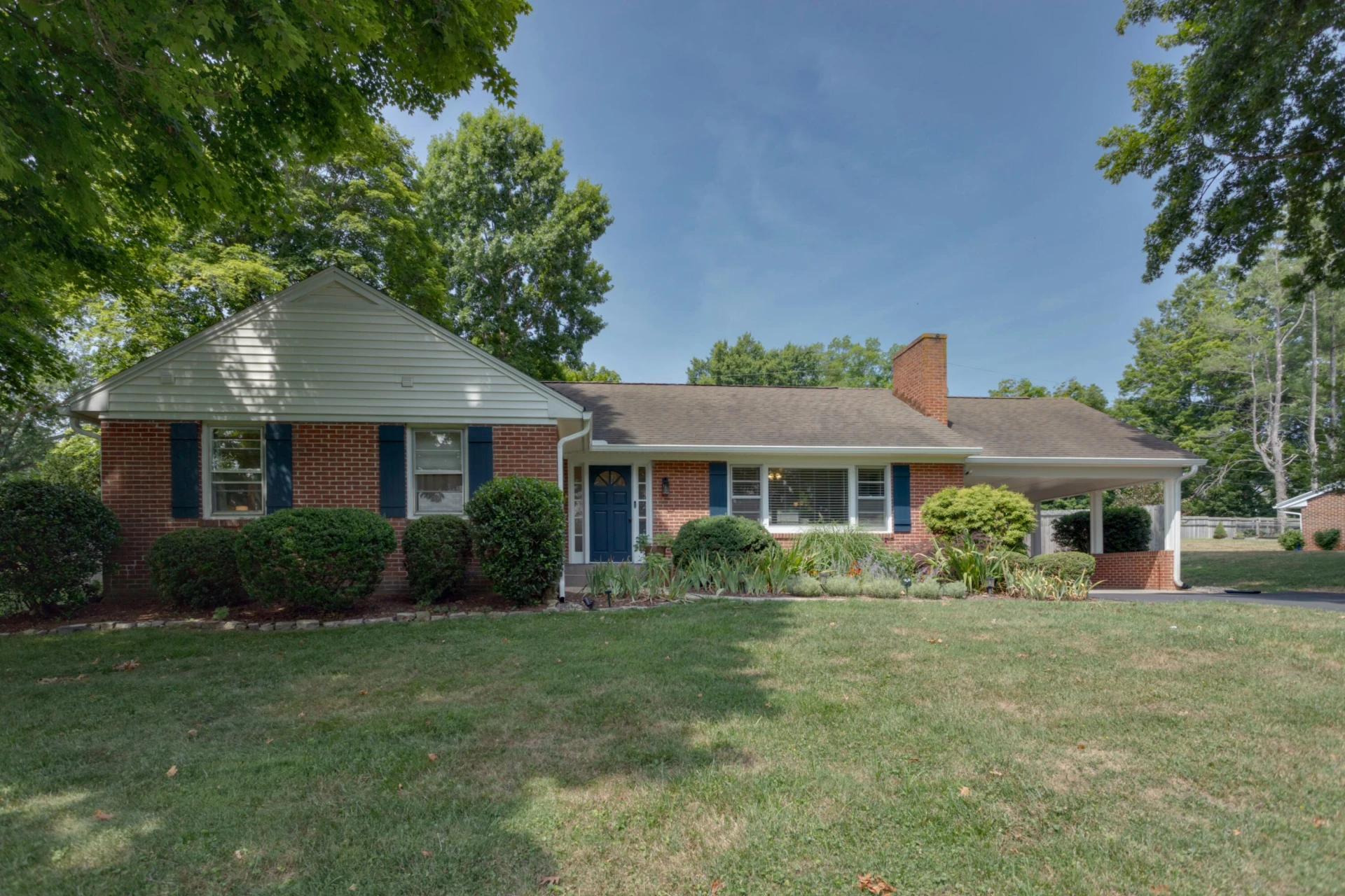 108 Oakview Dr