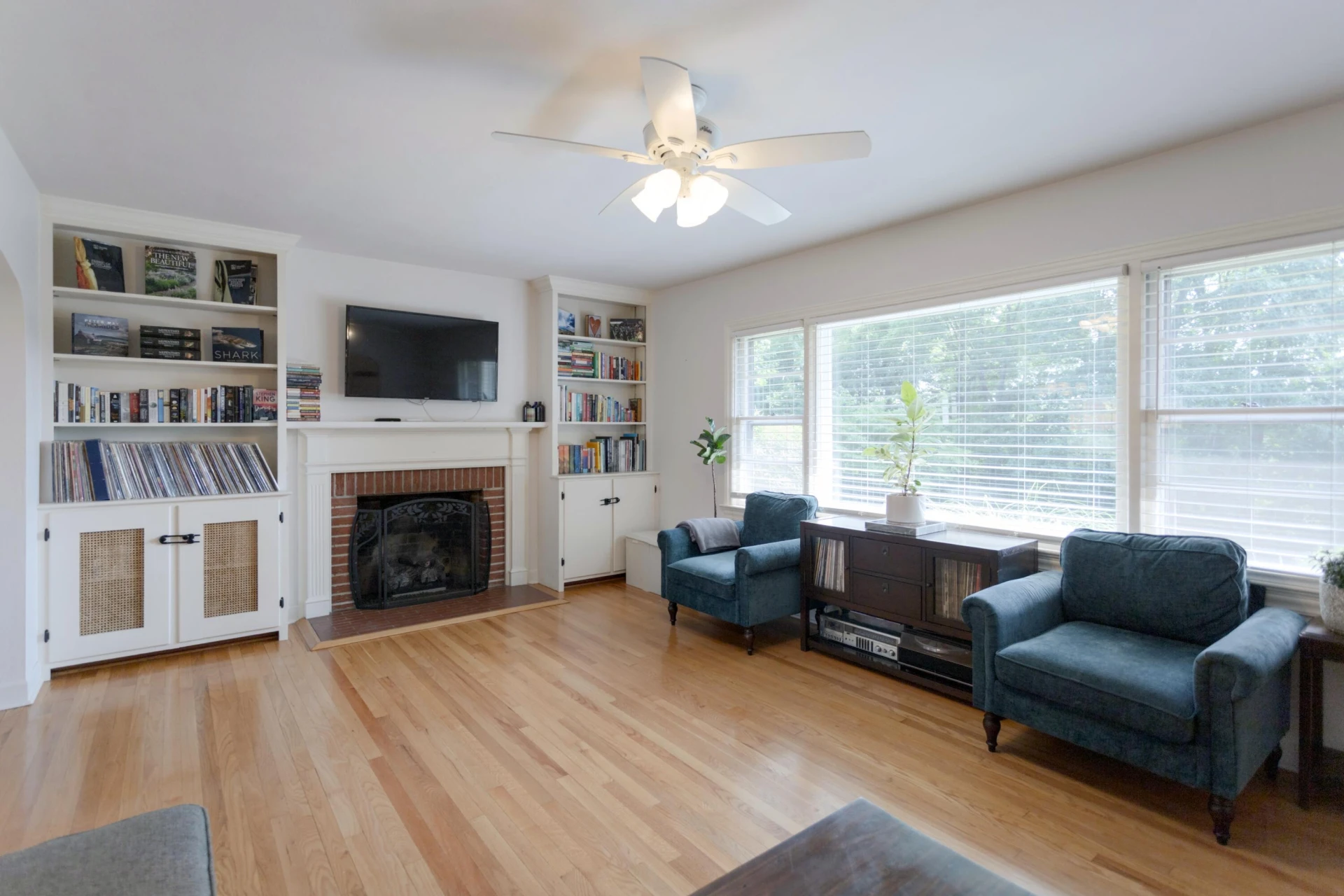 108 Oakview Dr - Photo 3