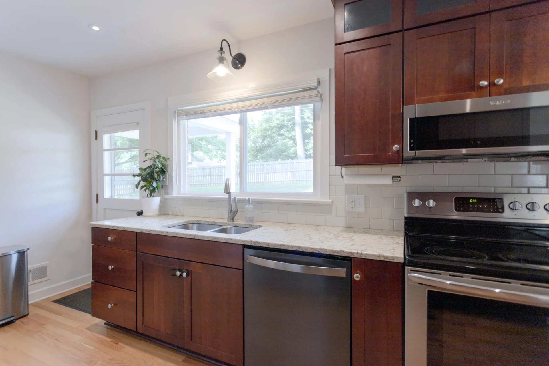 108 Oakview Dr - Photo 8