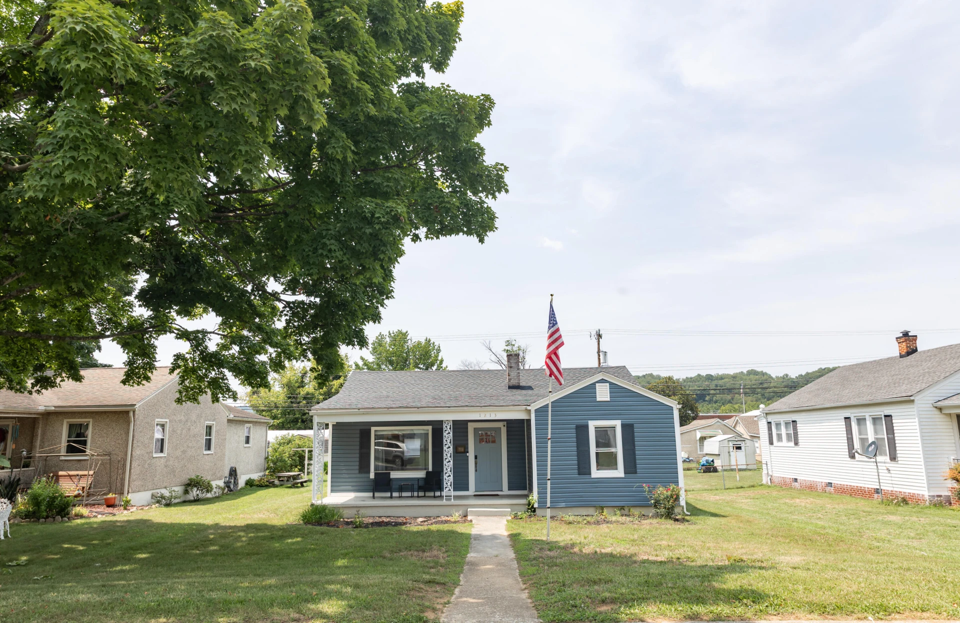 1213 WOODLAND Ave - Photo 2