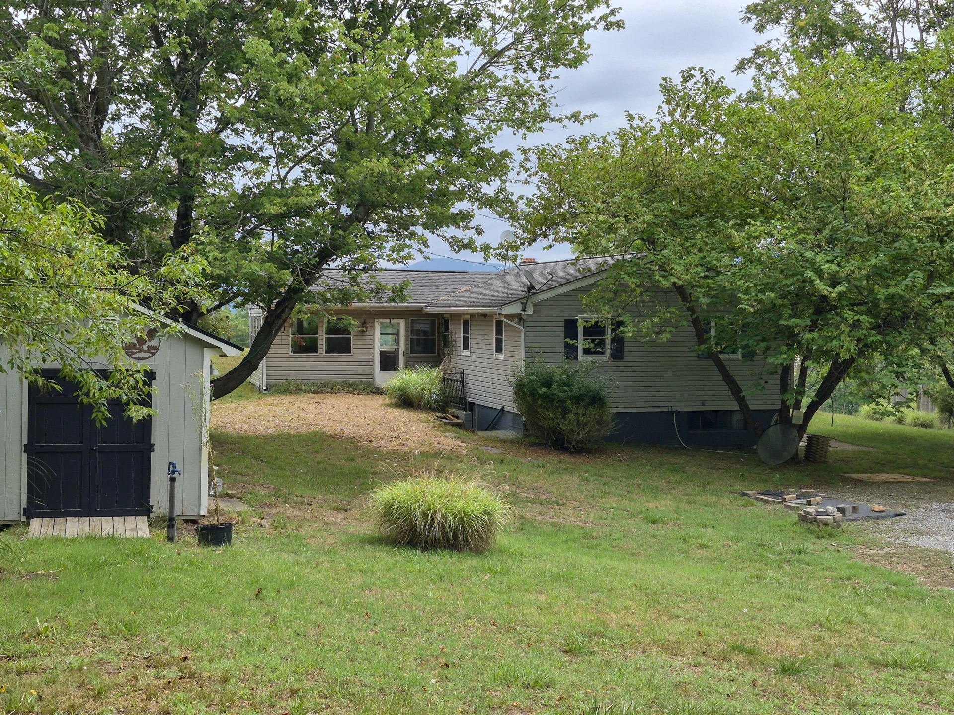 98 CLAYTOR Ln - Photo 4