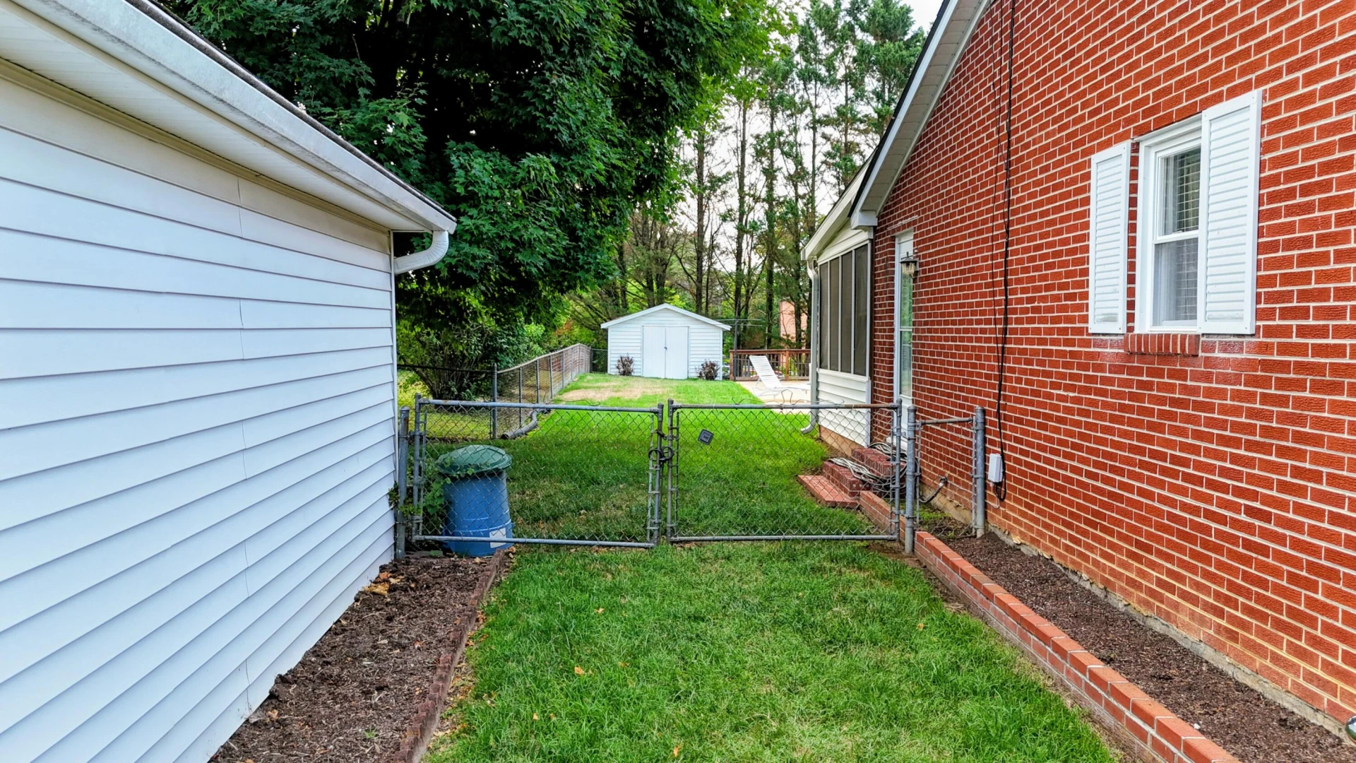 317 MILLER St - Photo 14