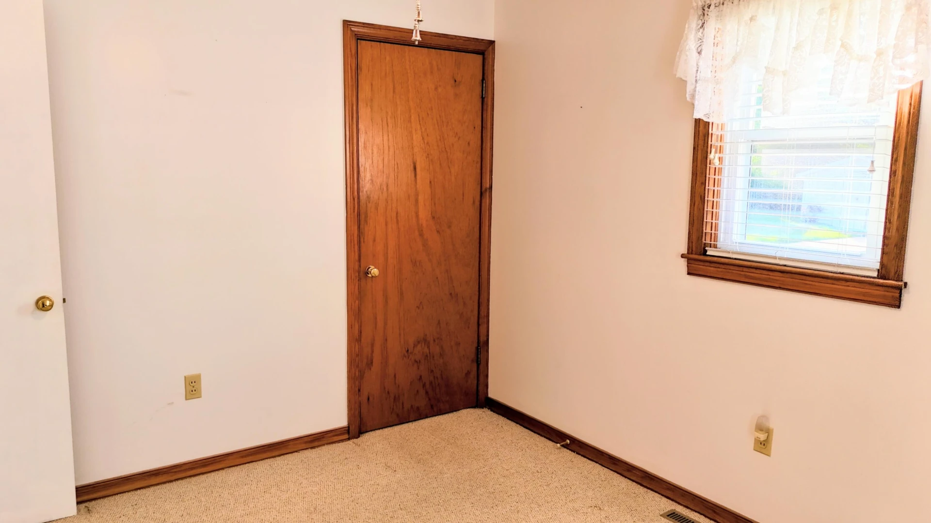 317 MILLER St - Photo 31