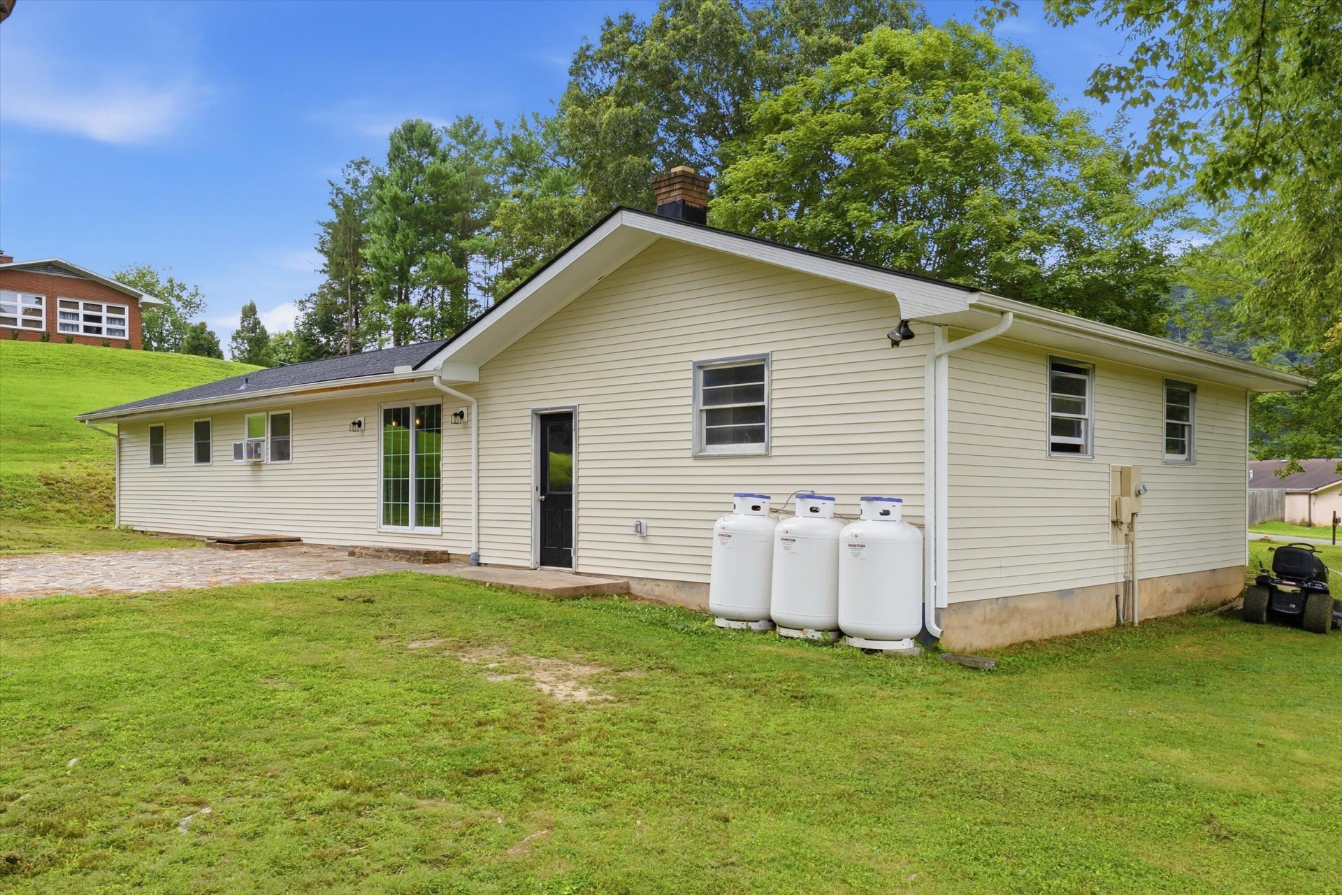 2308 Dressler Dr - Photo 29