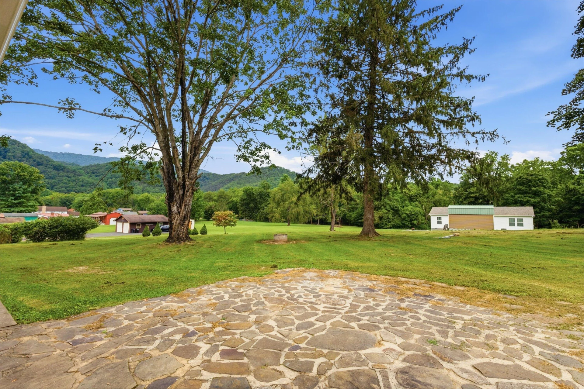 2308 Dressler Dr - Photo 4