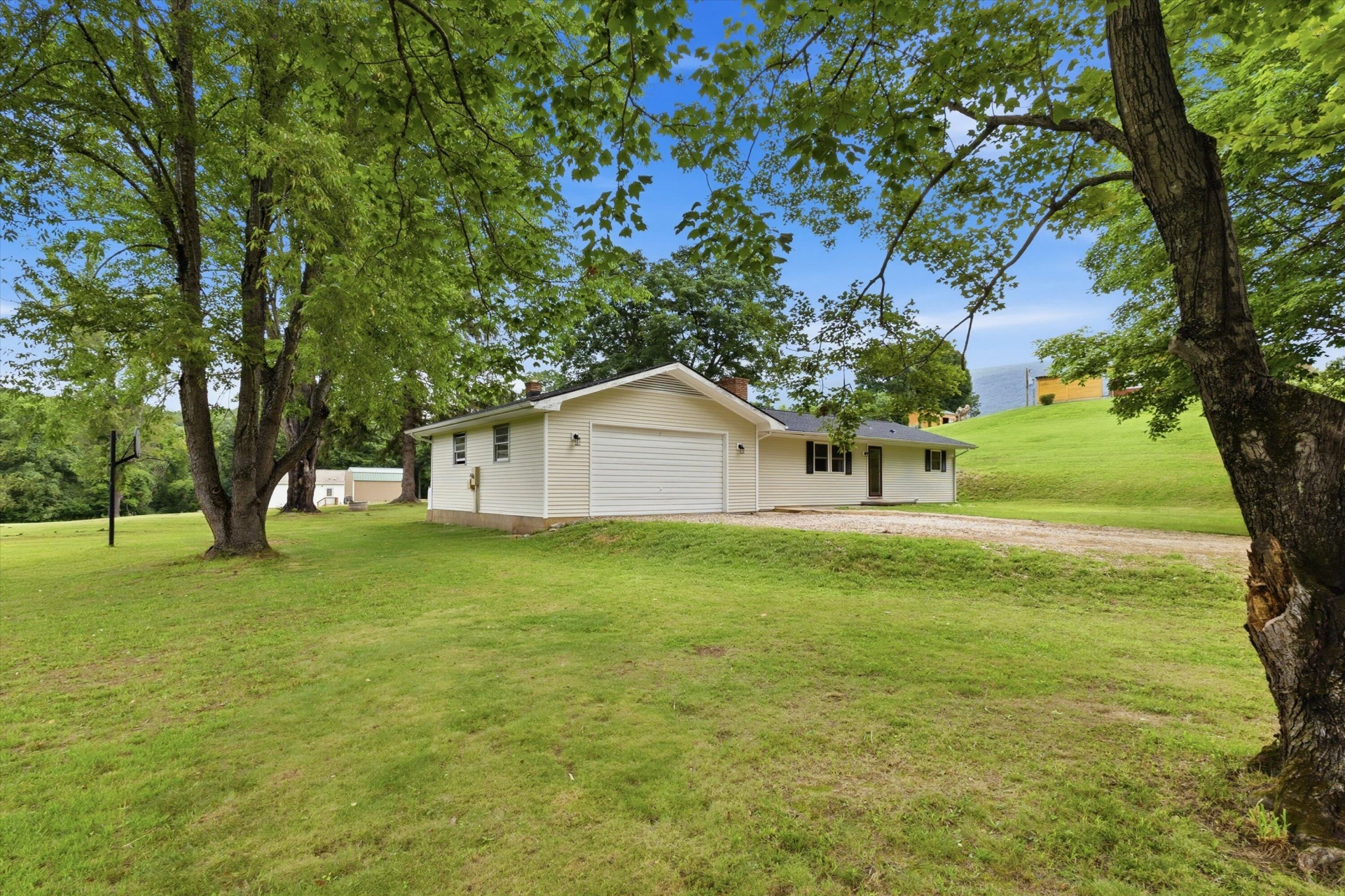 2308 Dressler Dr - Photo 6