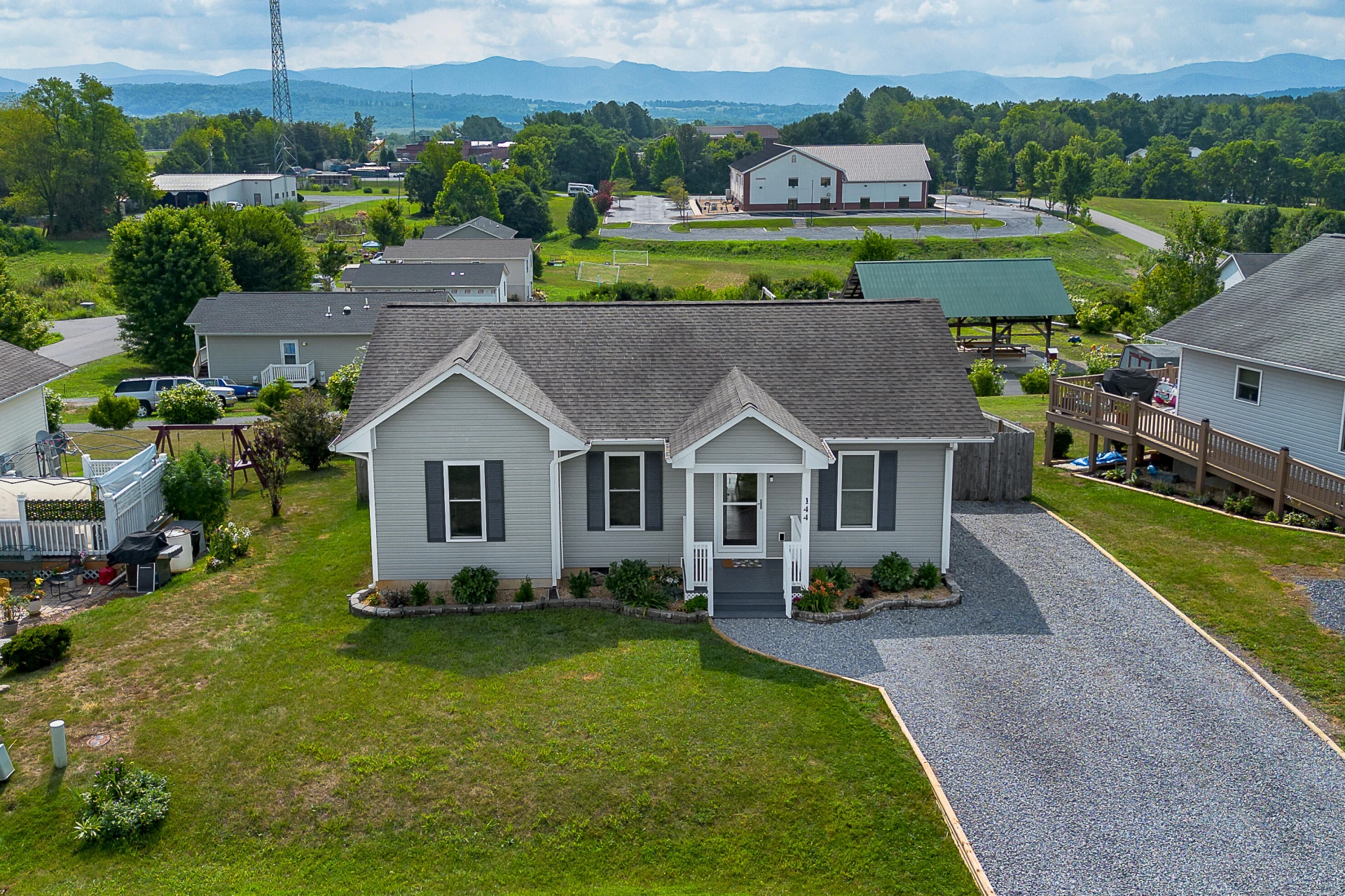 144 Village Way - Photo 2