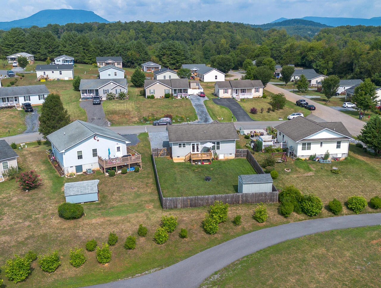 144 Village Way - Photo 6