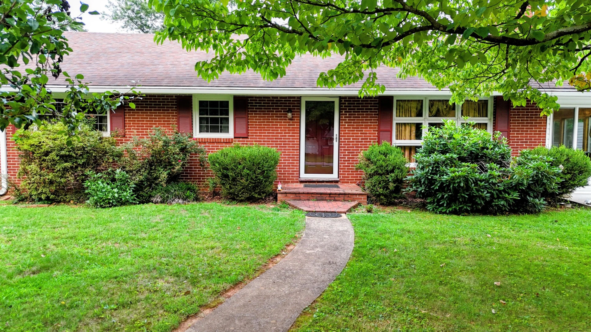 458 HEMLOCK Ave