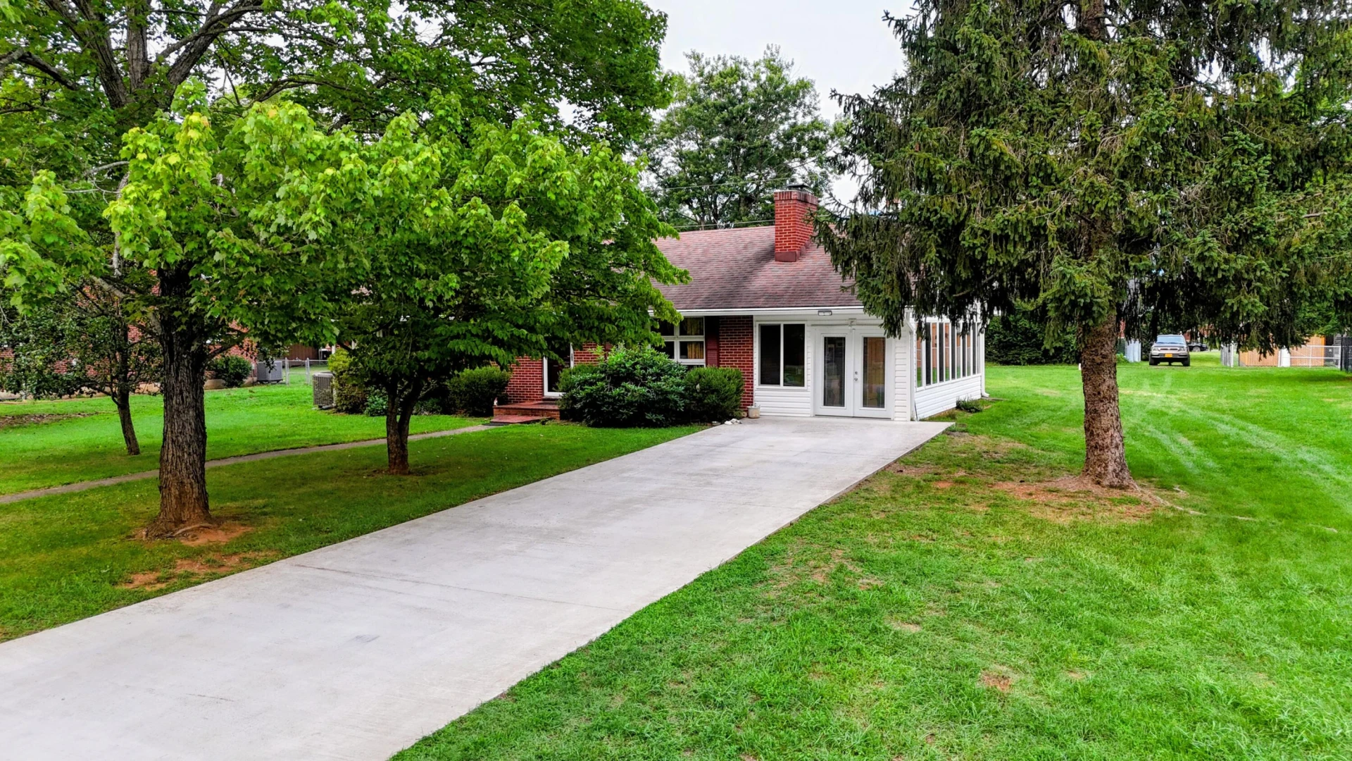 458 HEMLOCK Ave - Photo 19