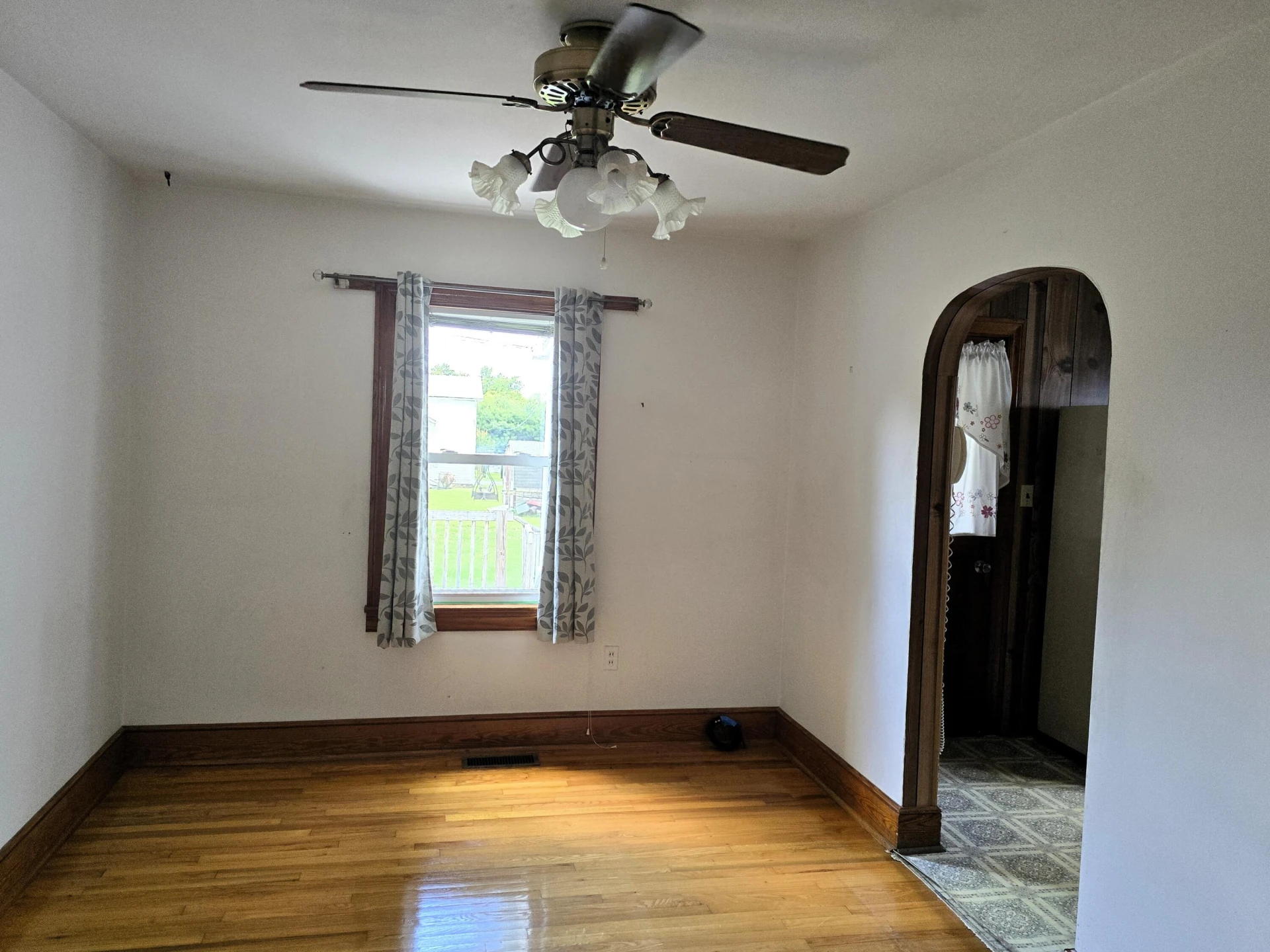 1243 Walnut Ave - Photo 5