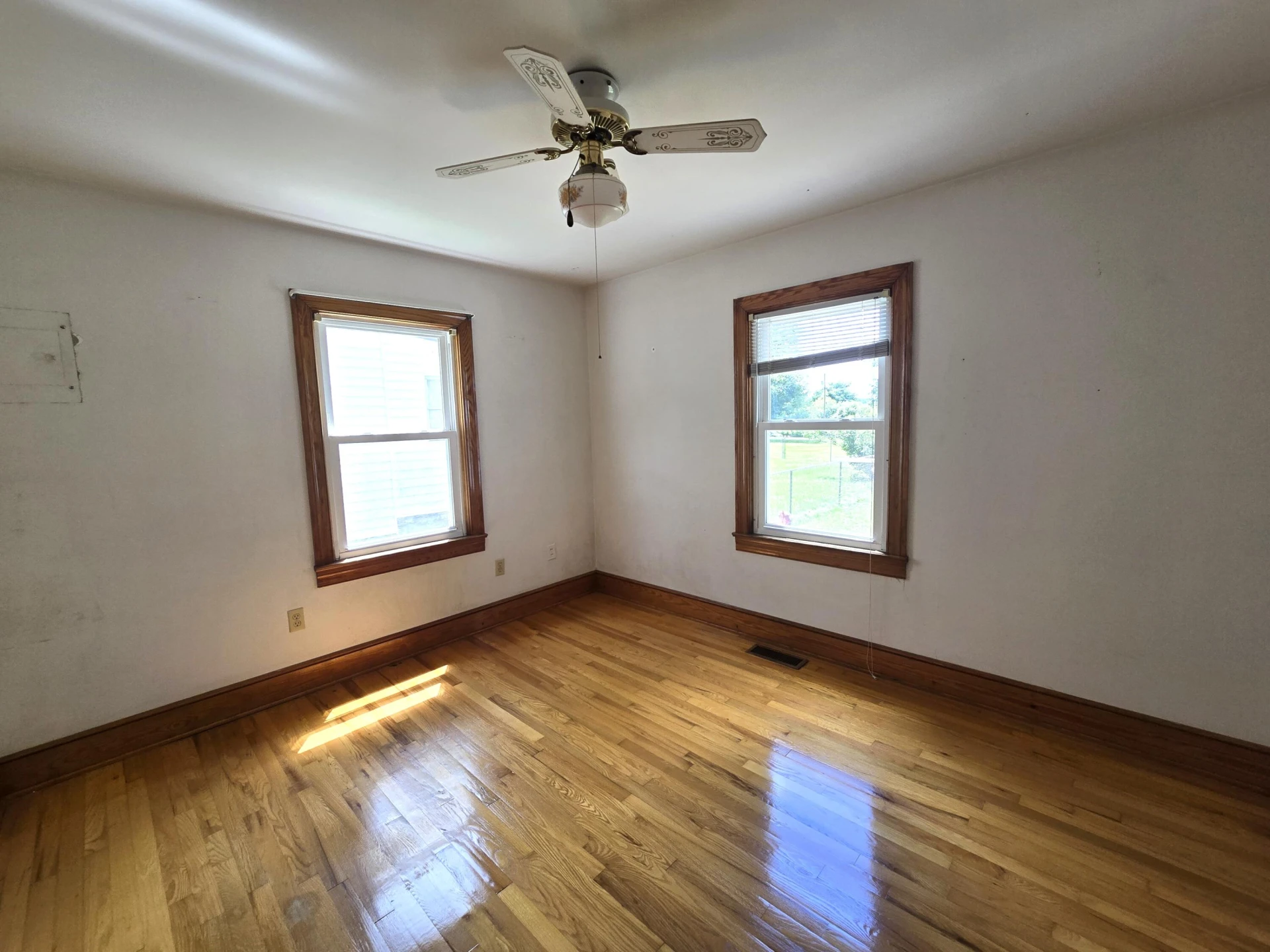1243 Walnut Ave - Photo 8
