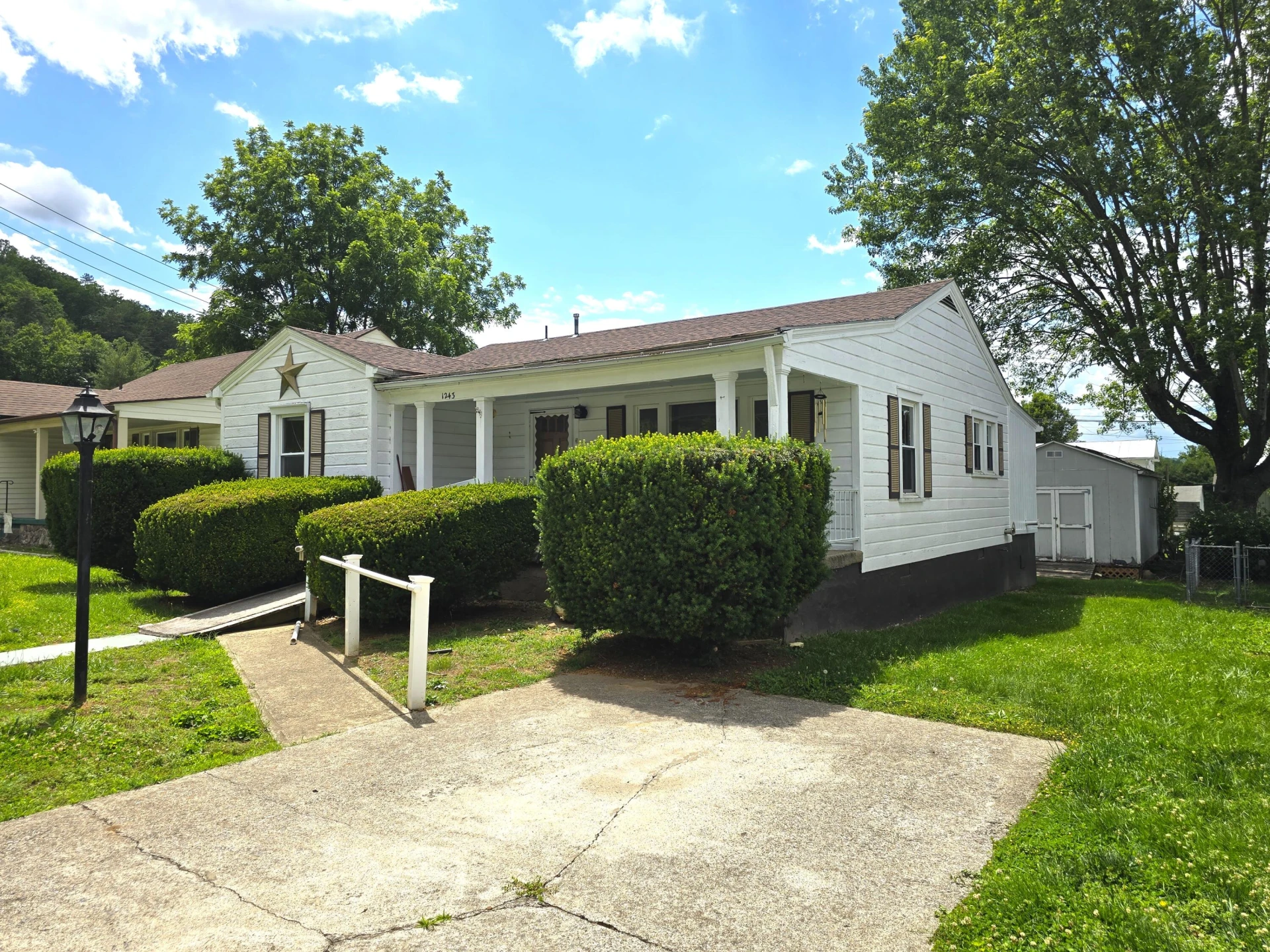 1243 Walnut Ave - Photo 12