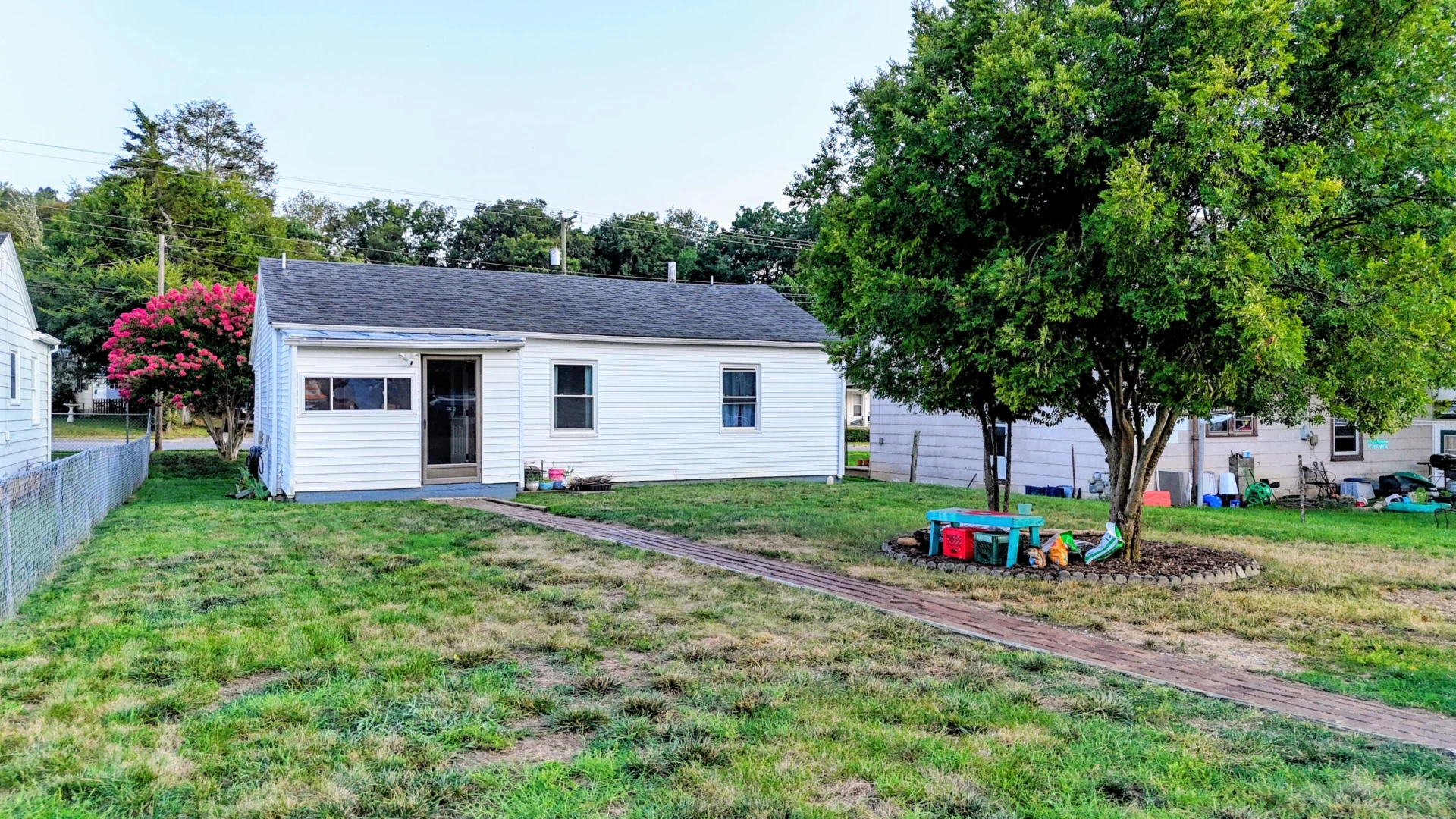 219 E 29TH St - Photo 5