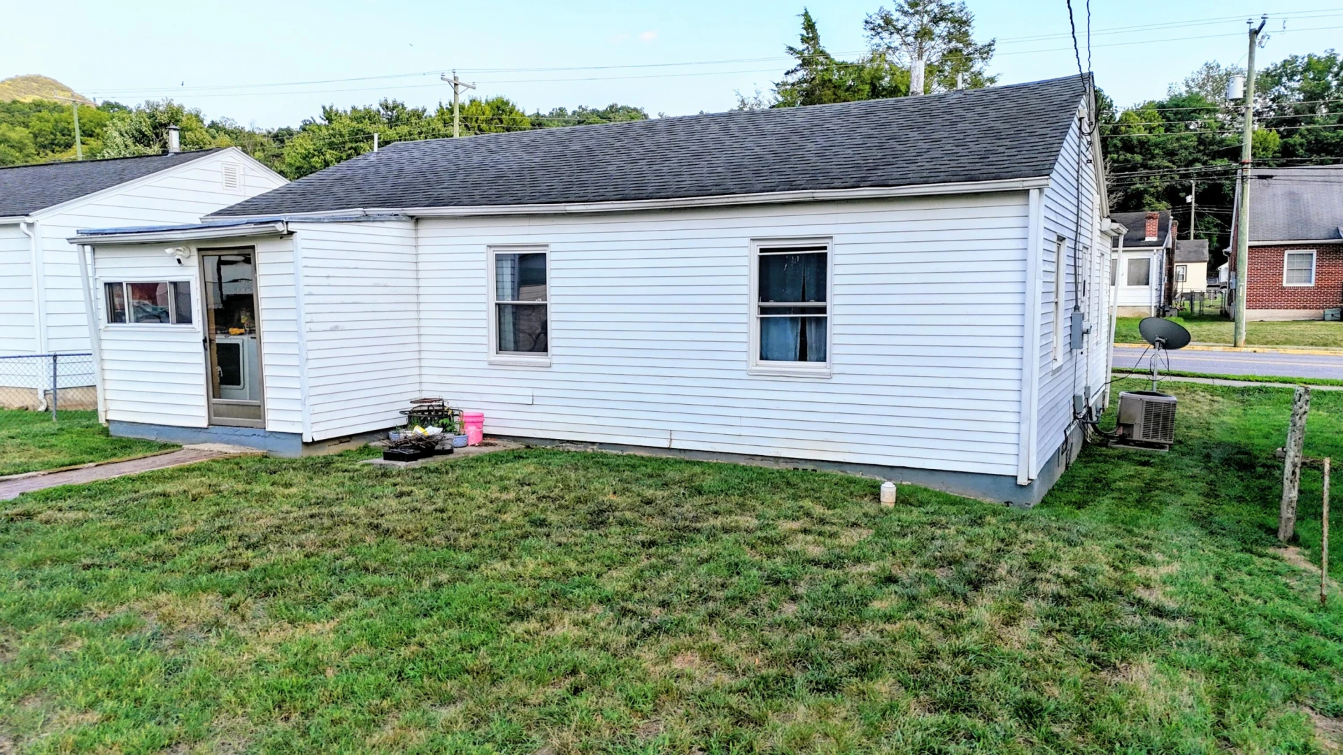 219 E 29TH St - Photo 23