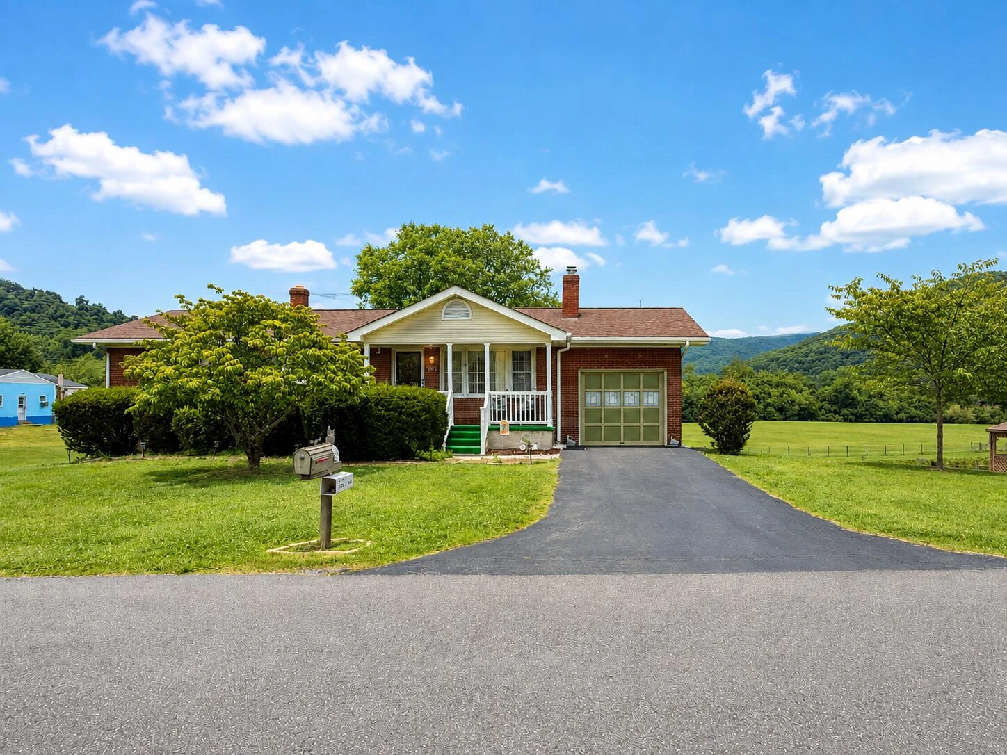 214 Chapel Dr