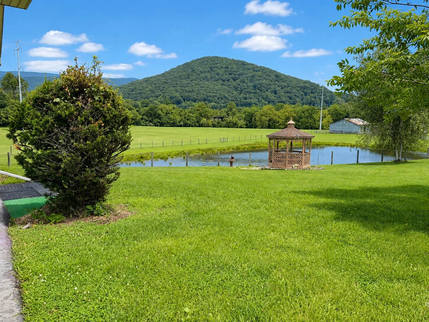 214 Chapel Dr - Photo 4