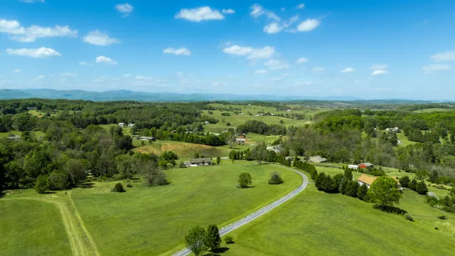 112 Guernsey Ln, Staunton, VA, 24401
