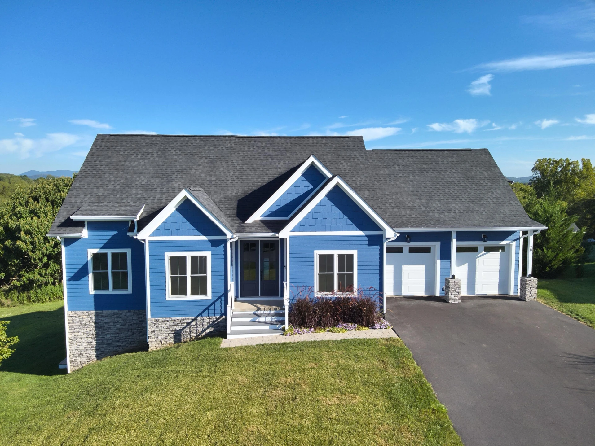20 Cora Ln